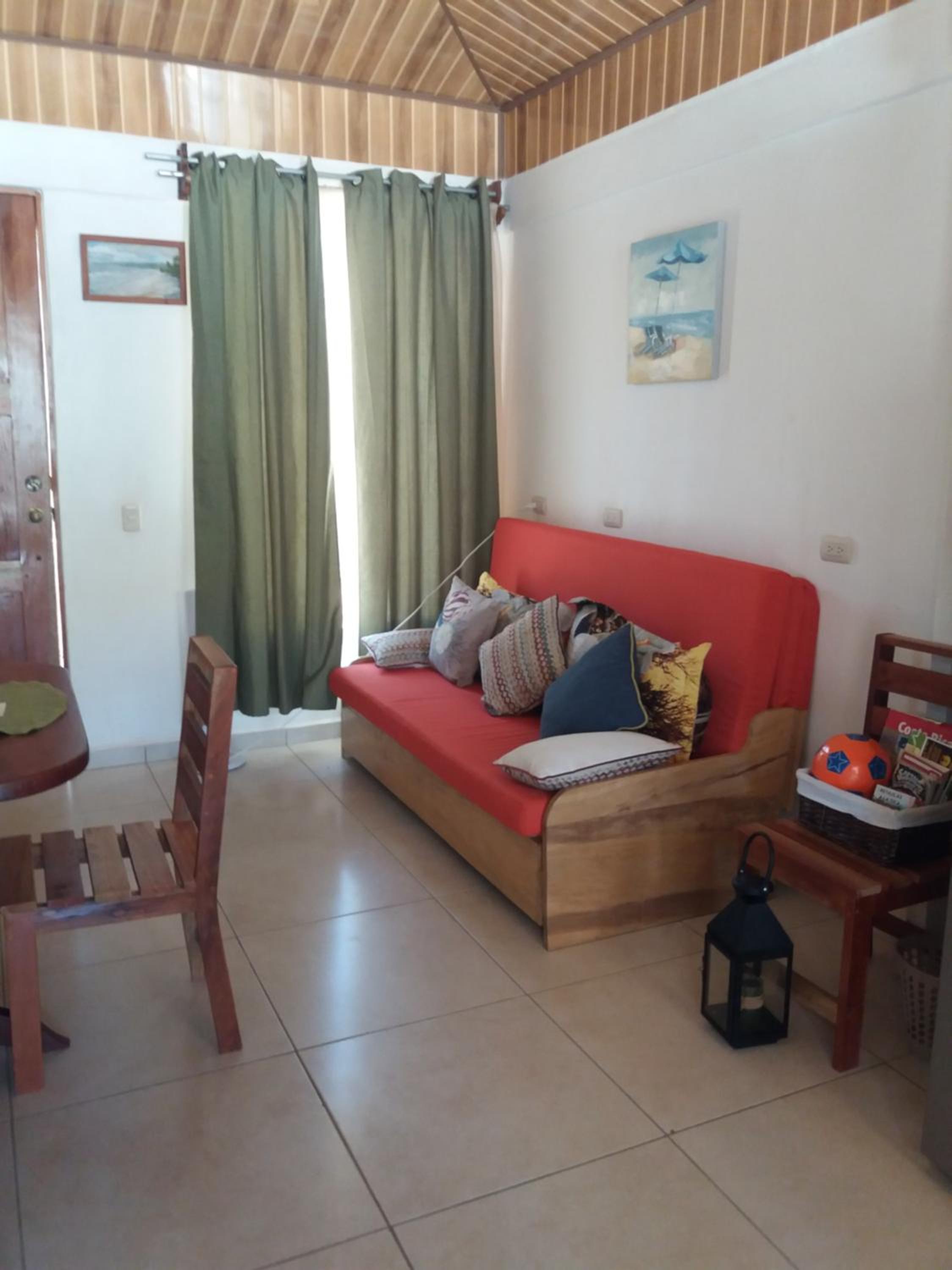 Estancia Santa Teresita (EST)