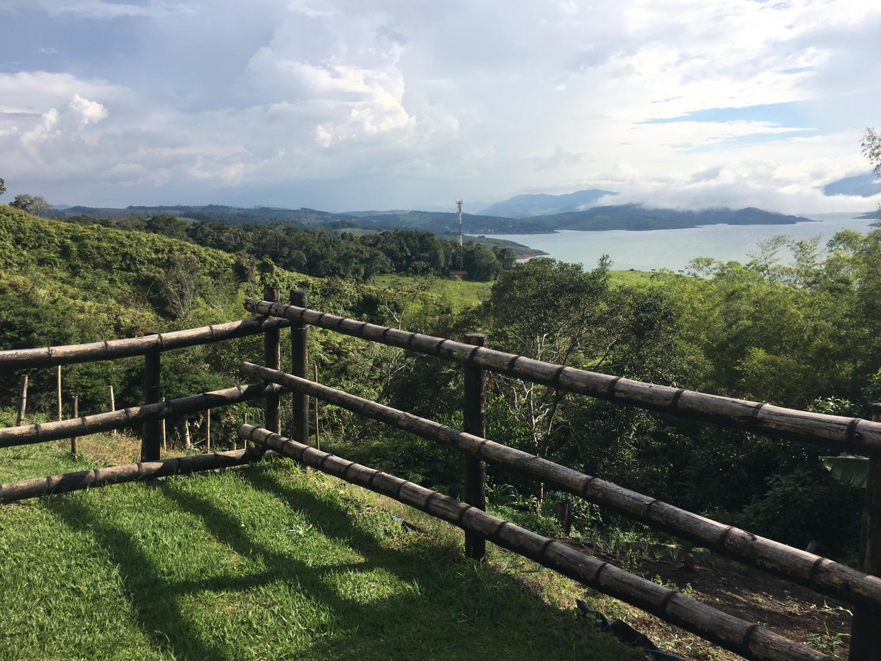 La cabaña del lago Calima