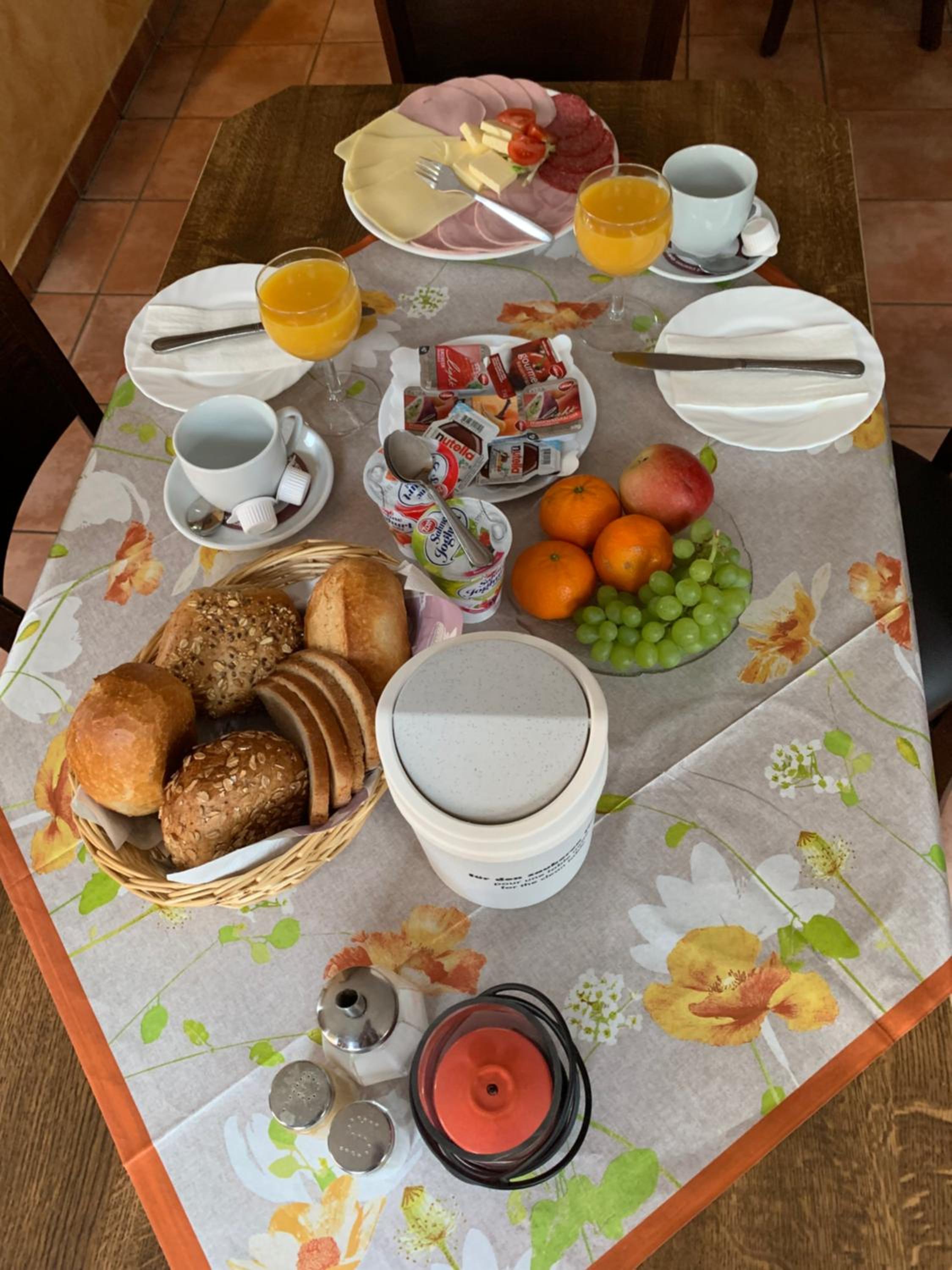 breakfast buffet