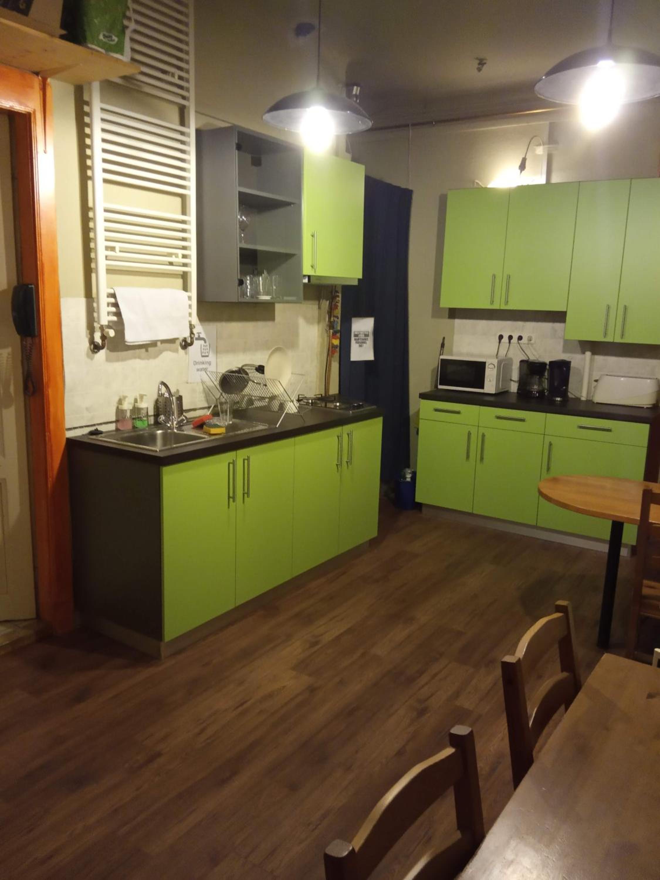 7x24 Central Hostel