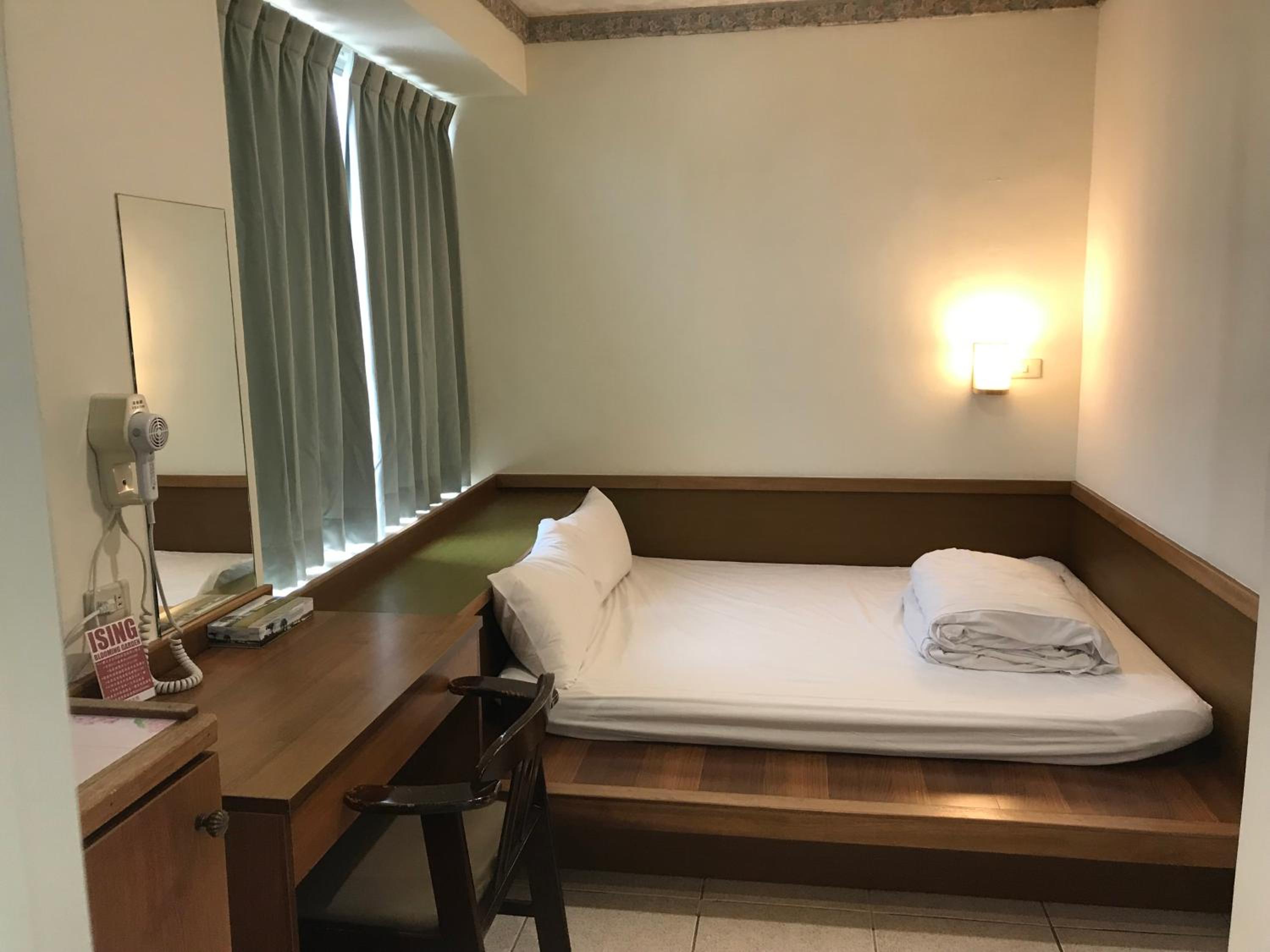 ISING HOTEL