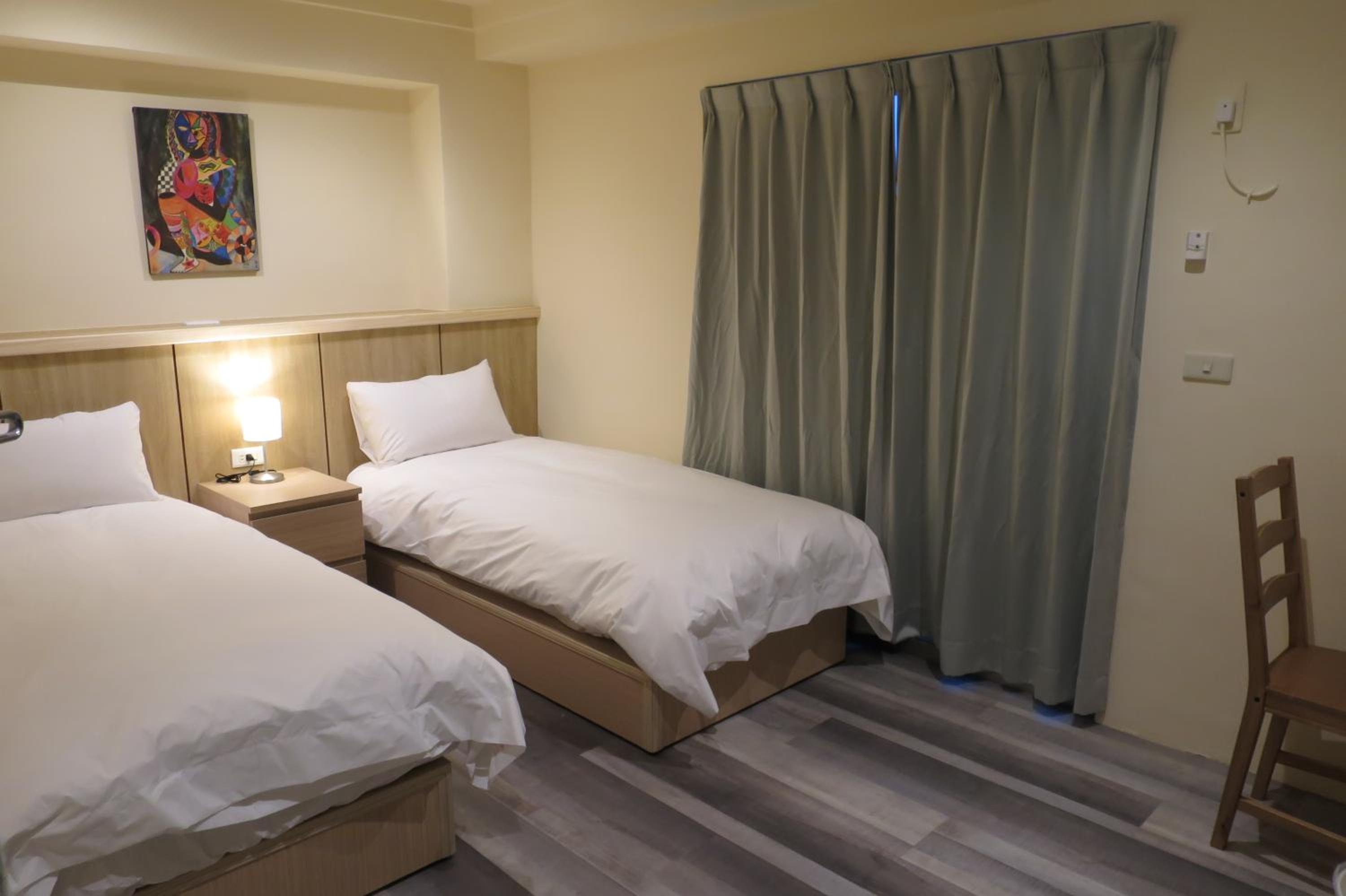 ISING HOTEL
