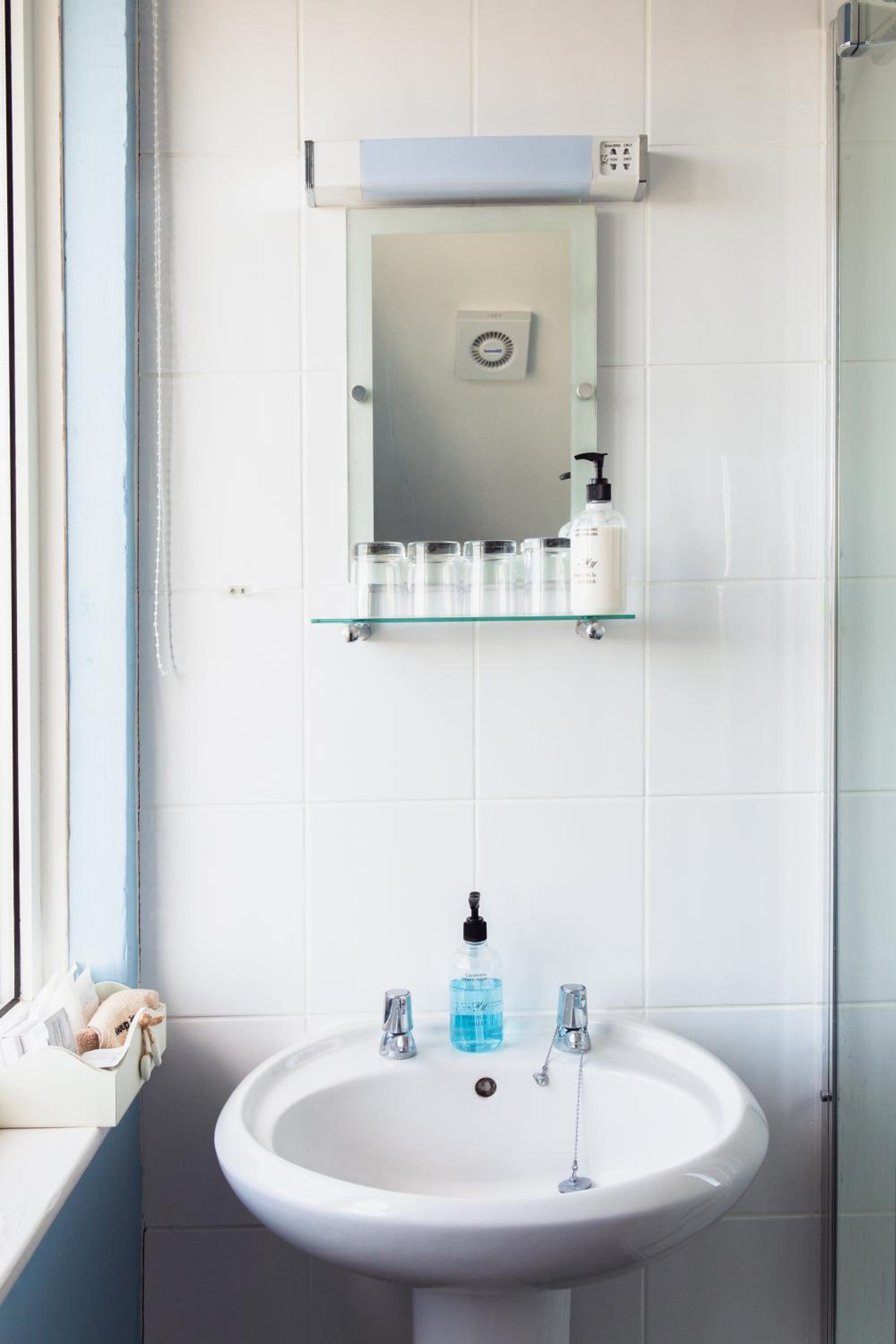 Shanklin Vacations - The Royson Guest House - Property Image 20