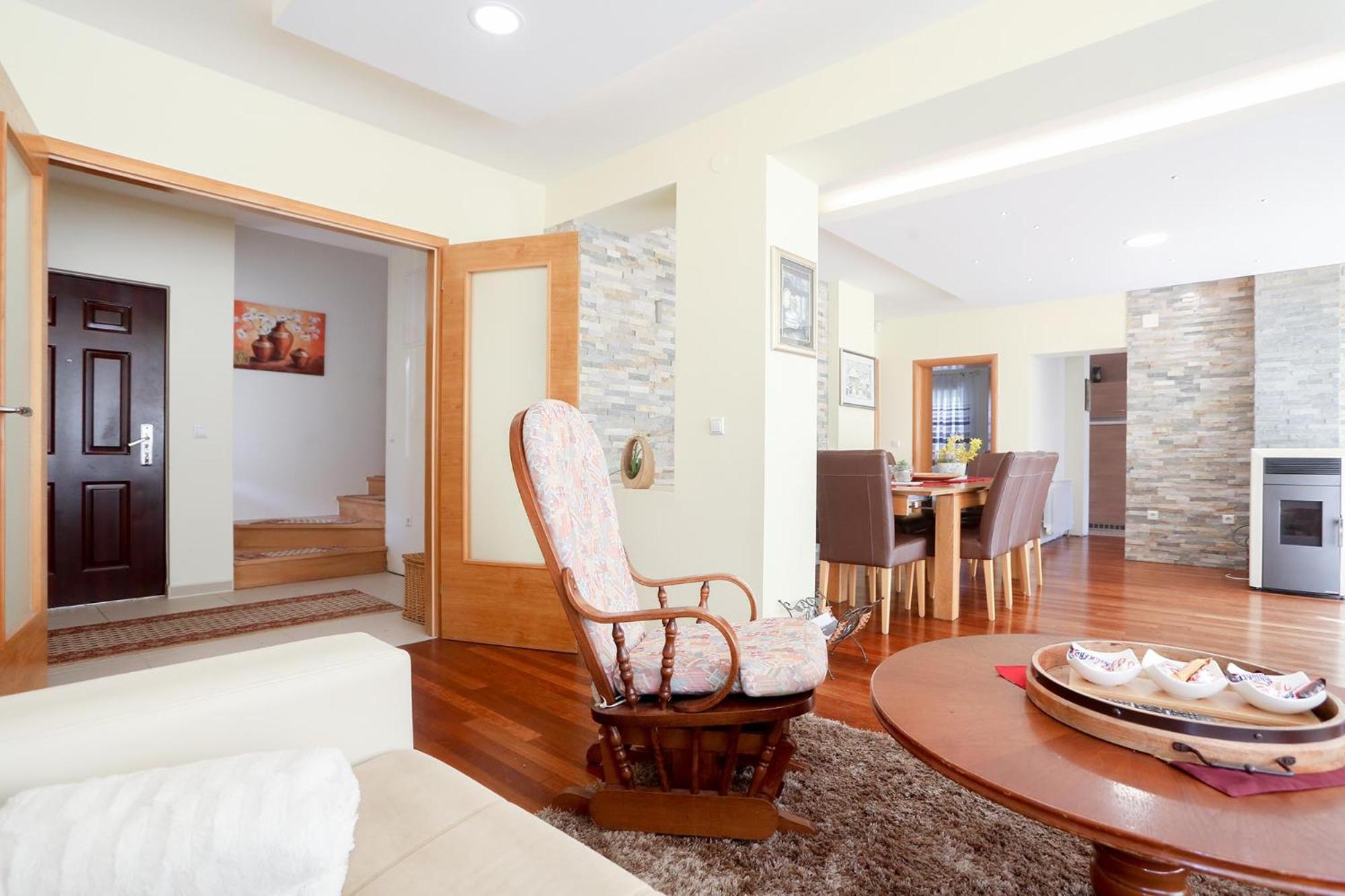 Sunnyside Villa