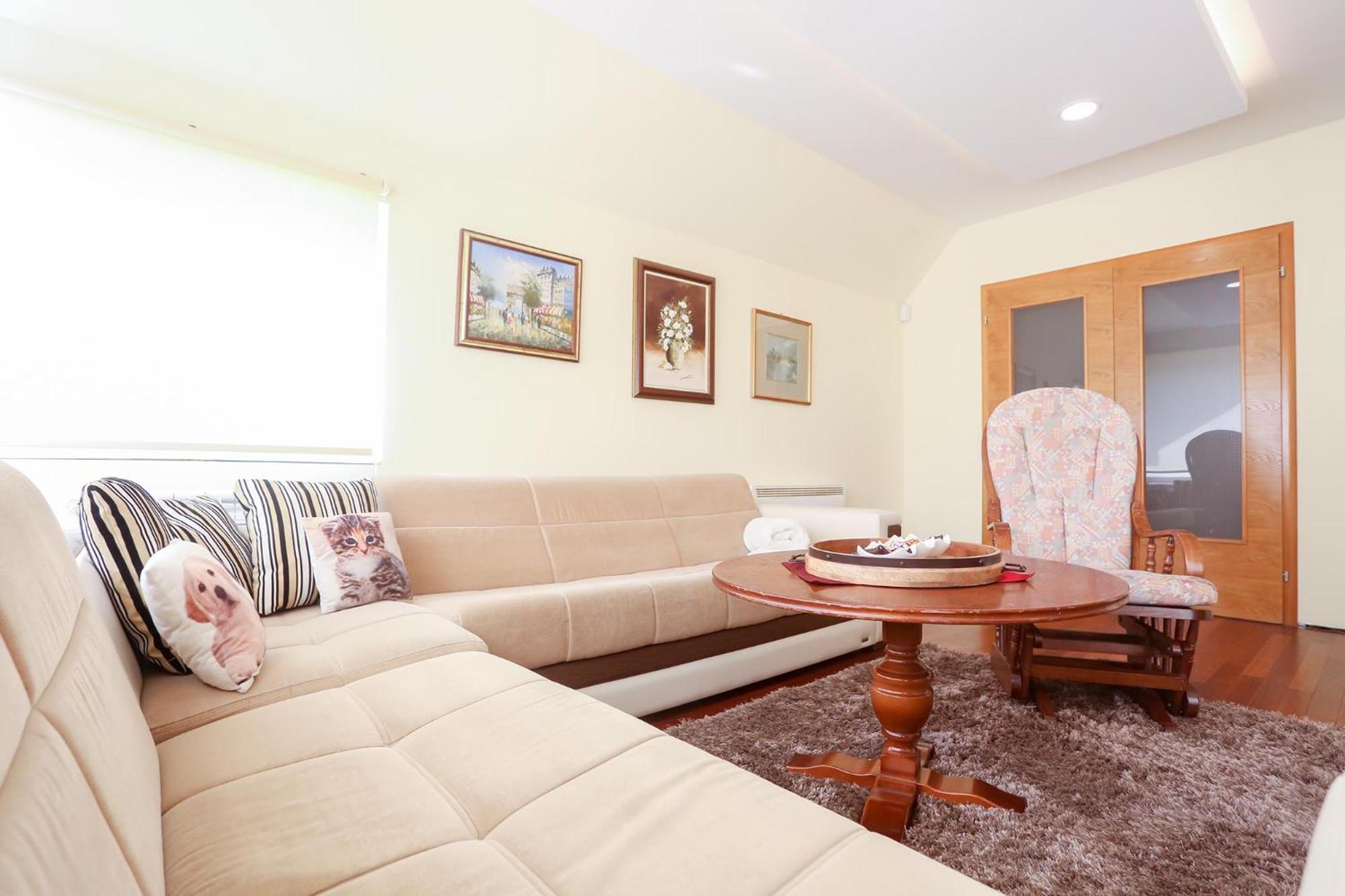 Sunnyside Villa