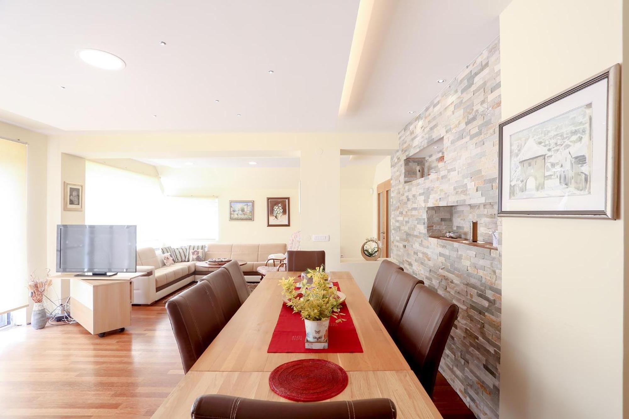 Sunnyside Villa