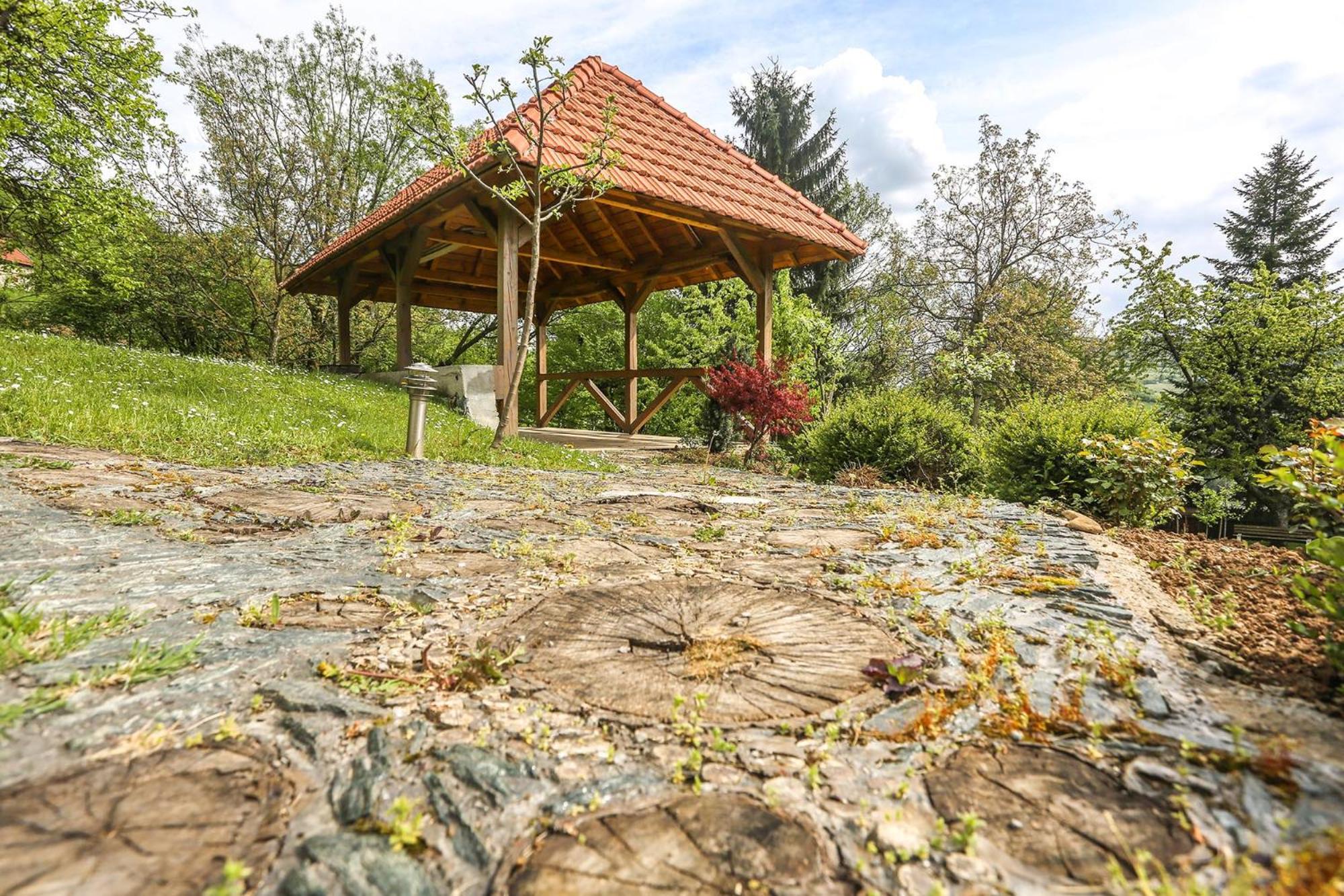 Sunnyside Villa