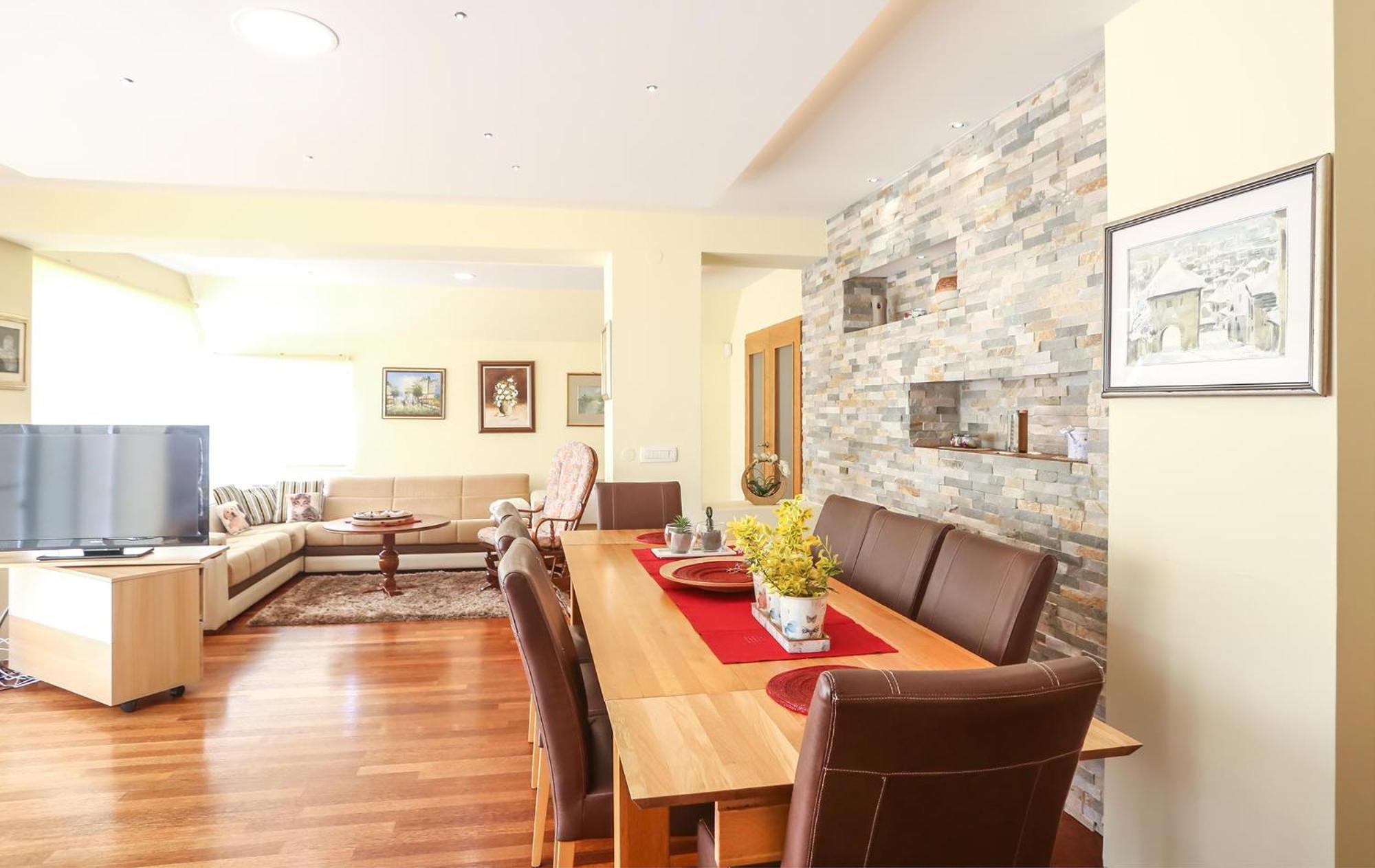 Sunnyside Villa