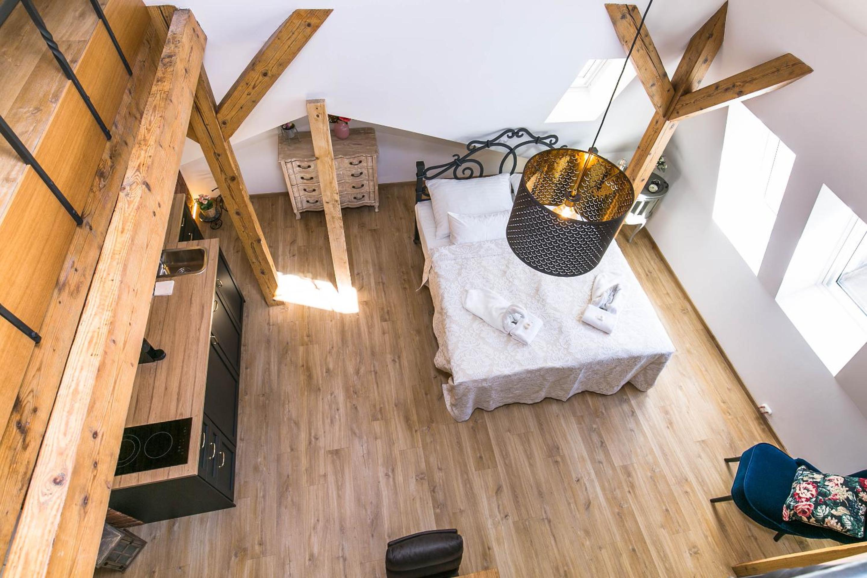 The Old Town Square & Parizska Apartments - Image 4