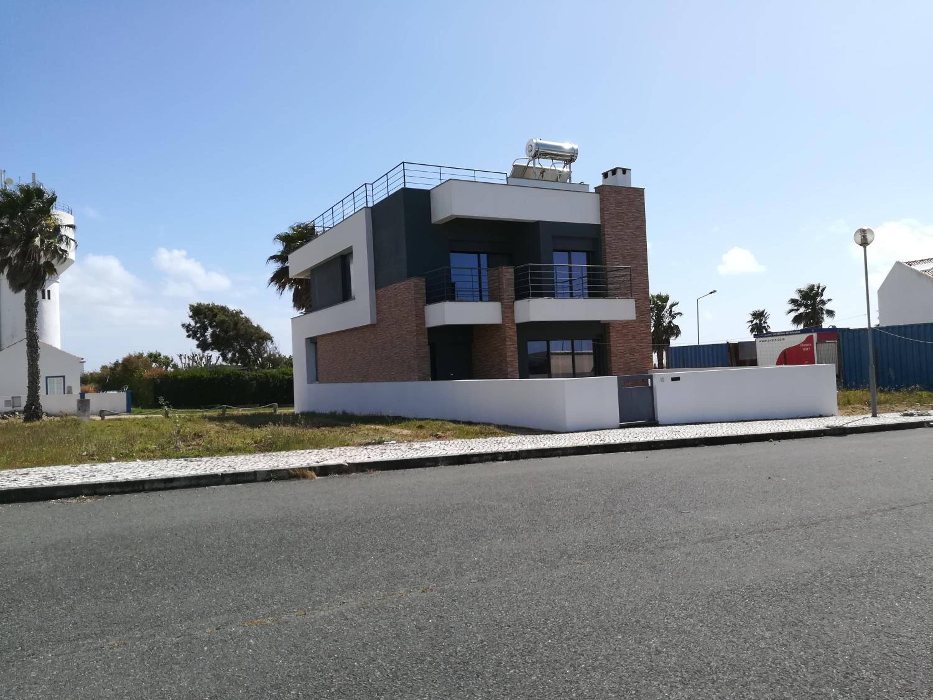 Hotel Casa da Praia em Porto Côvo - Image 1