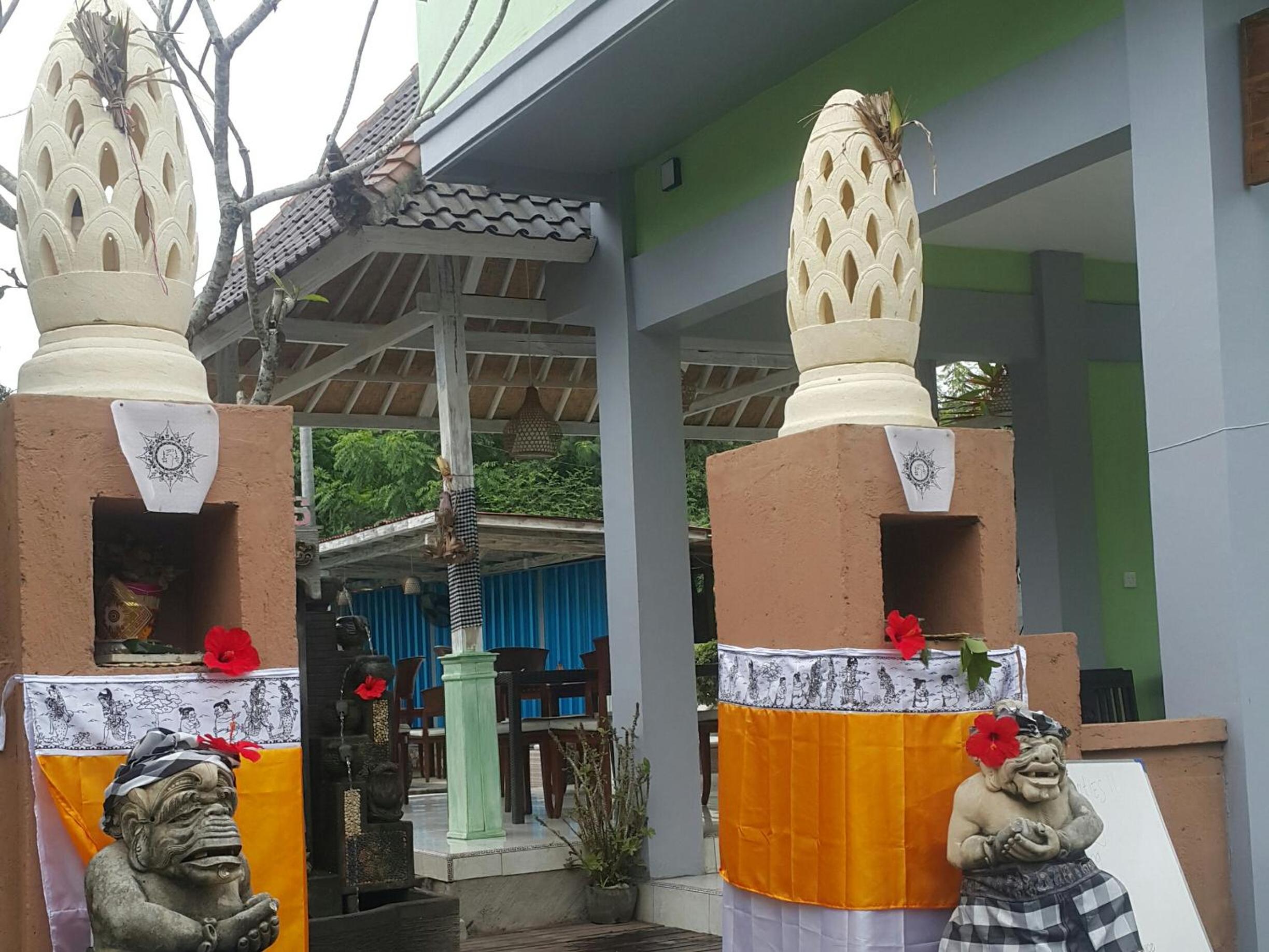 Nanuk's Bungalows