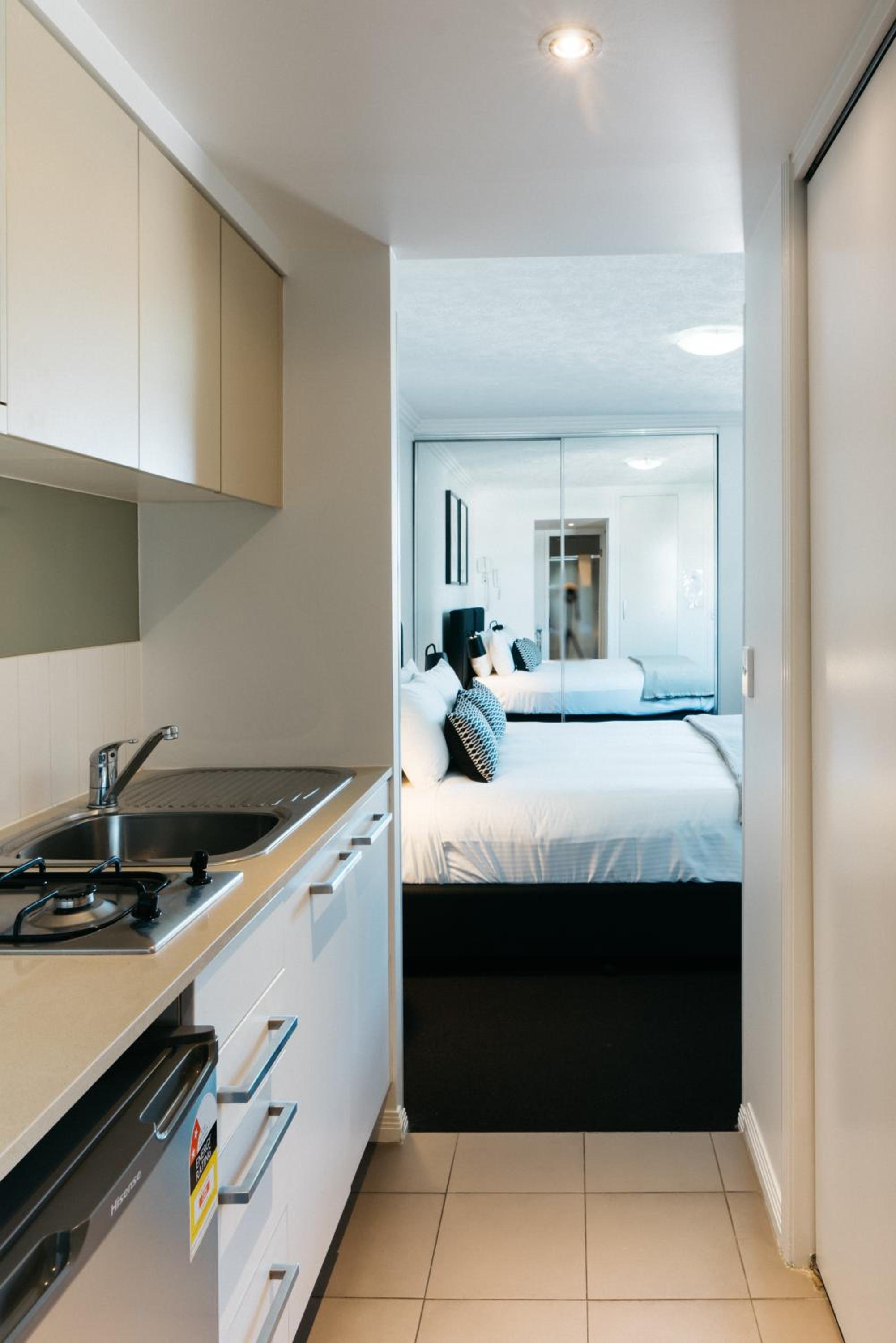 Brisbane Vacations - Gabba Central Apartments - Property Image 1