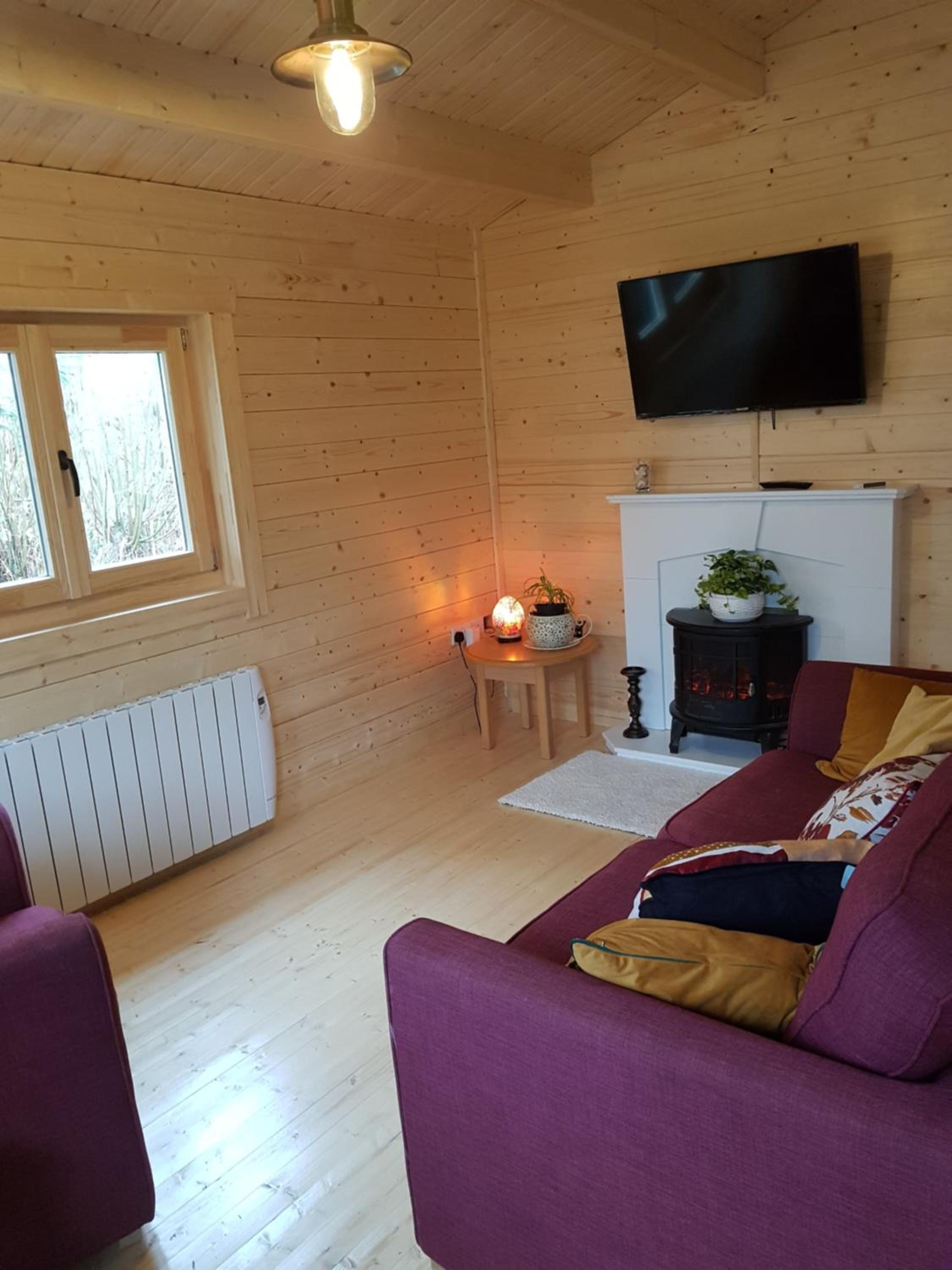 Inisean Lodge log cabin -part of Inisean B&B view 5