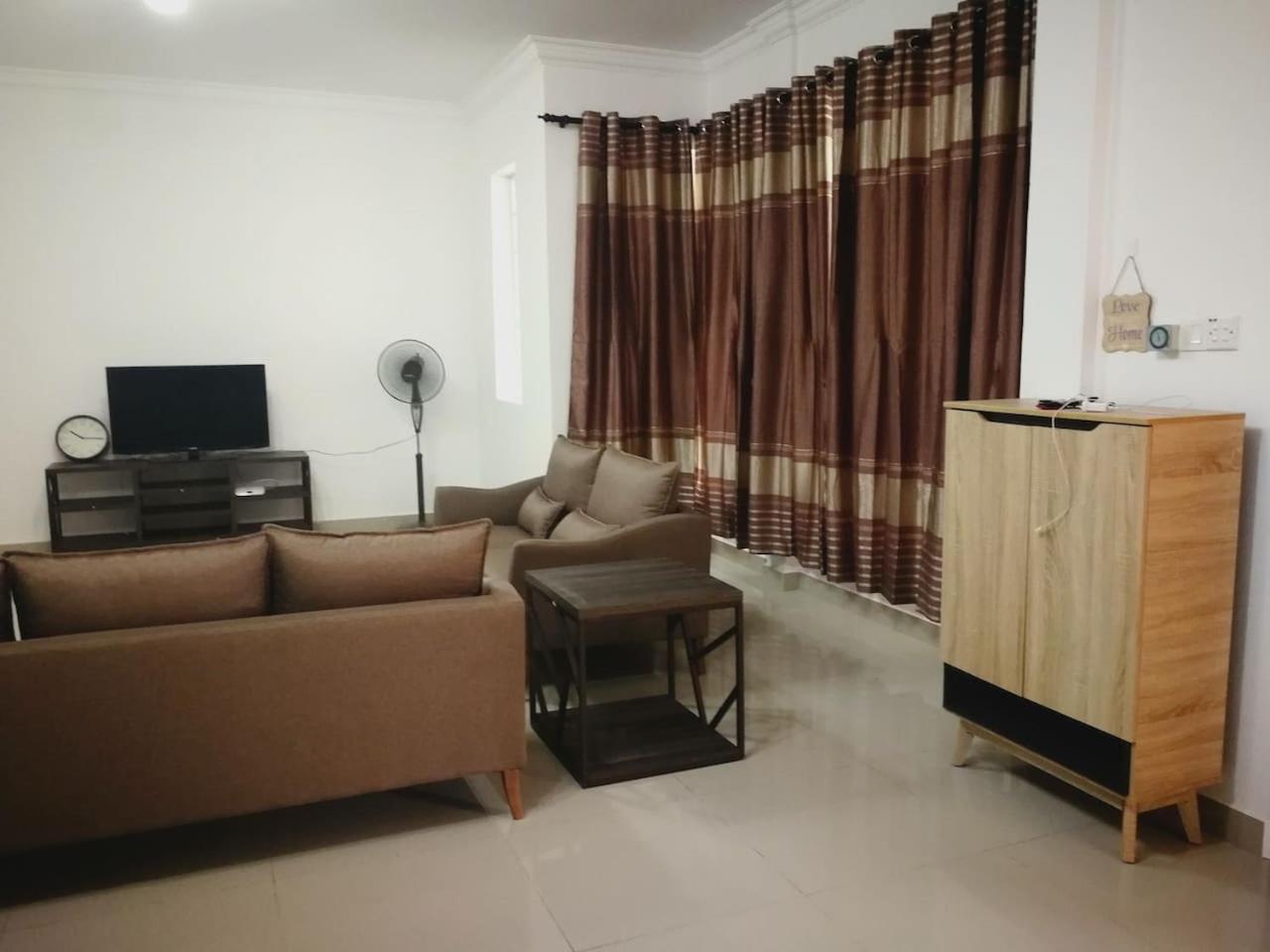 HomezStay Airport Miri photo 3