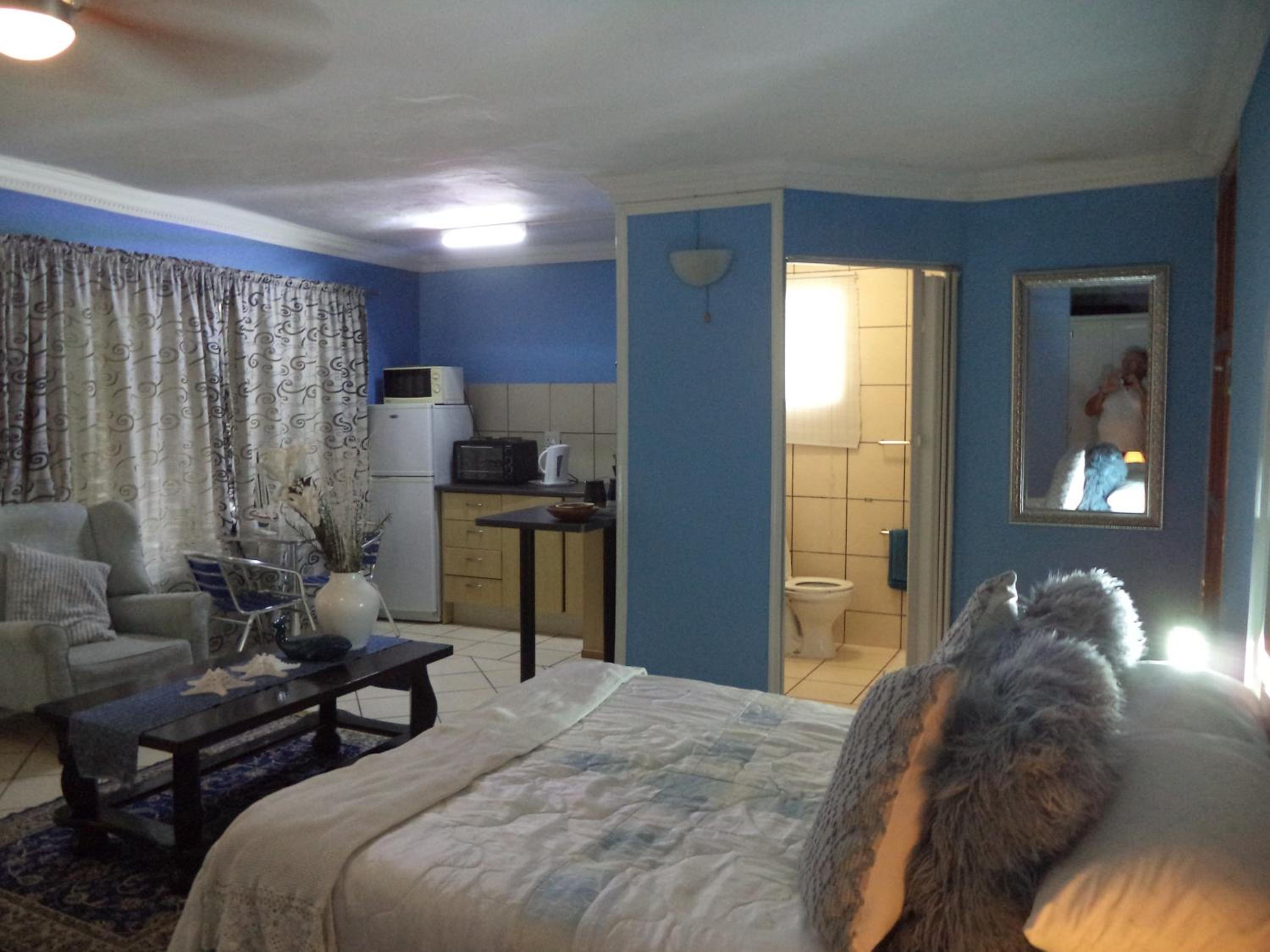 Heatherdale Guesthouse & Shuttle Services
