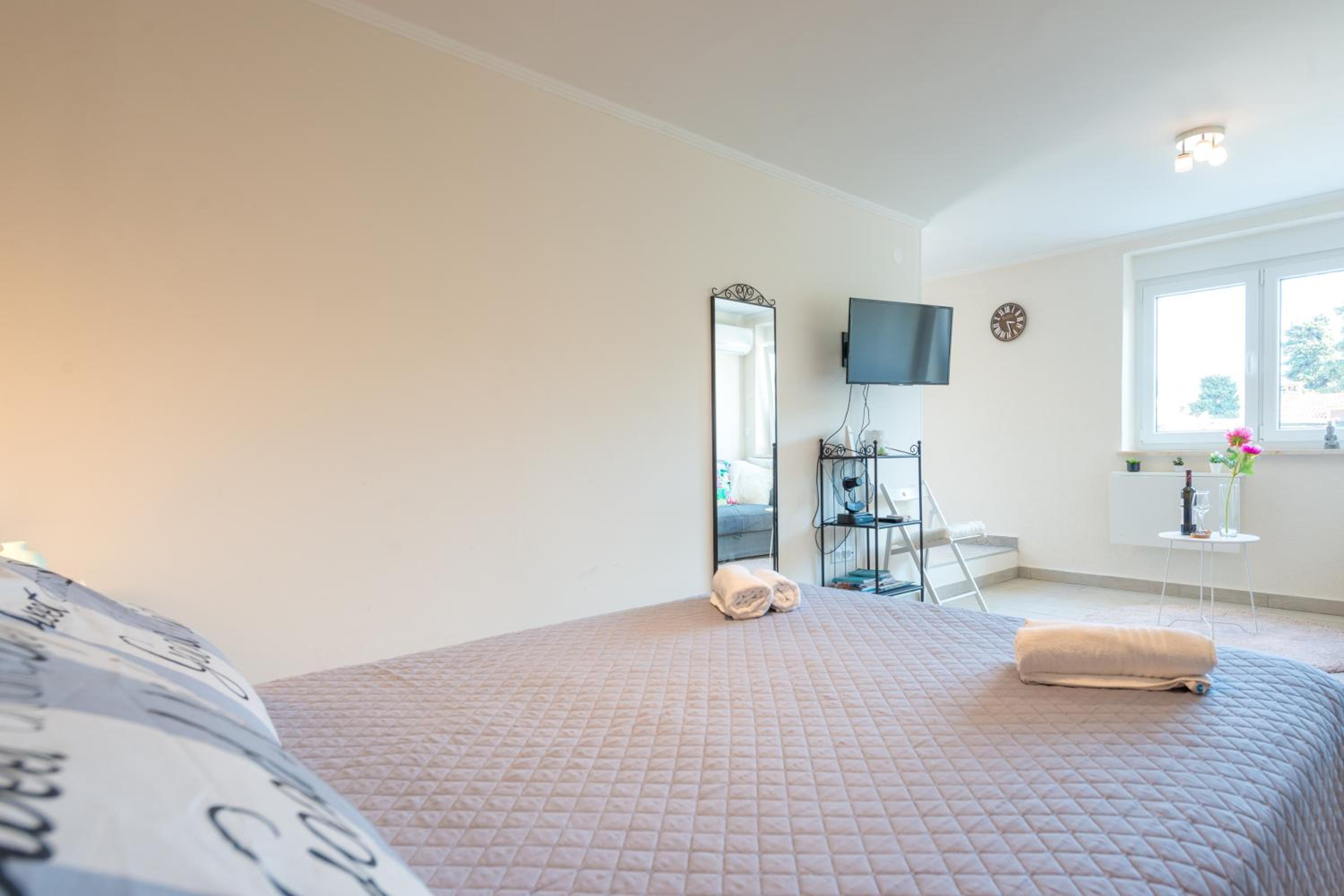 Brand New Studio With Terrace & Parking