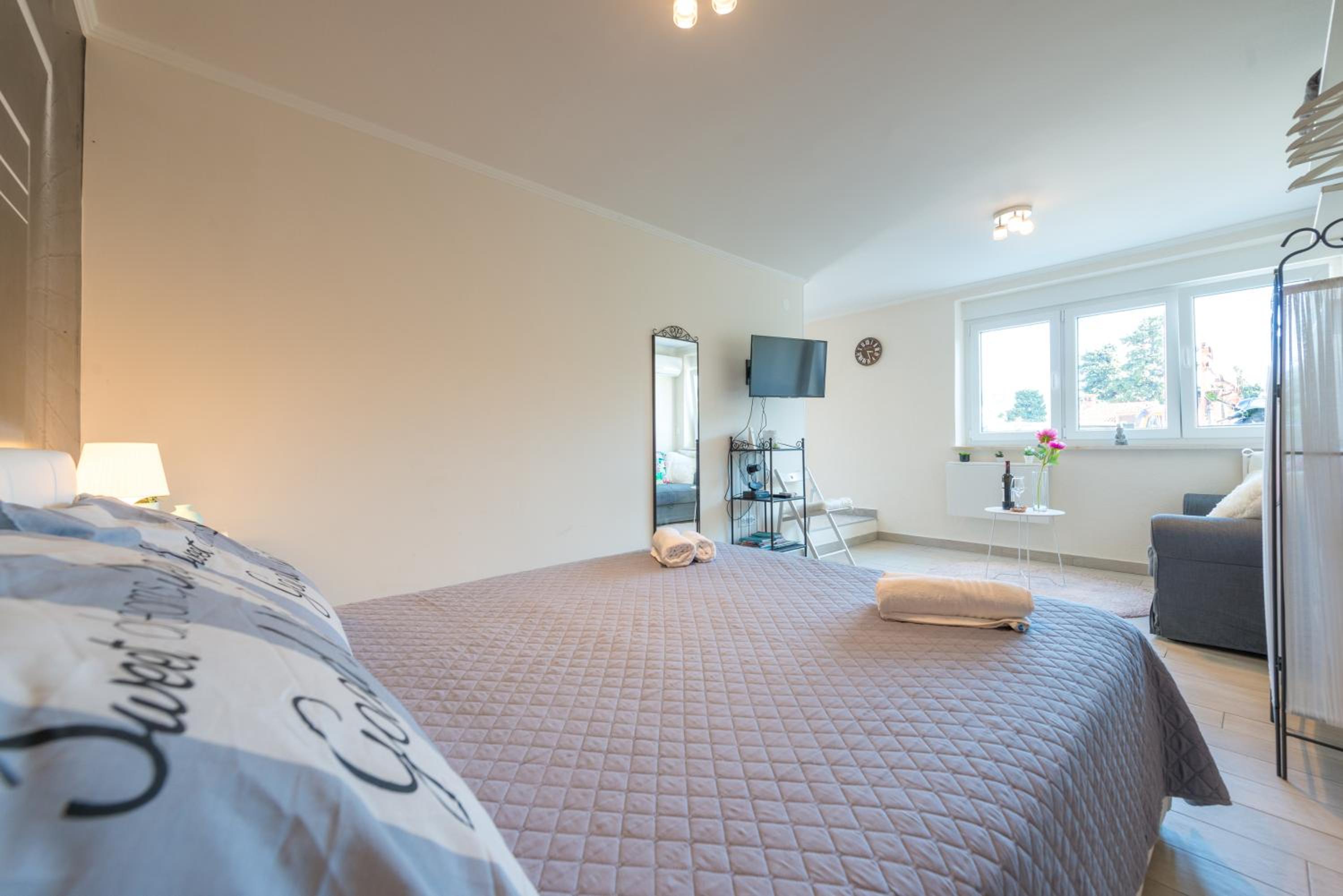 Brand New Studio With Terrace & Parking