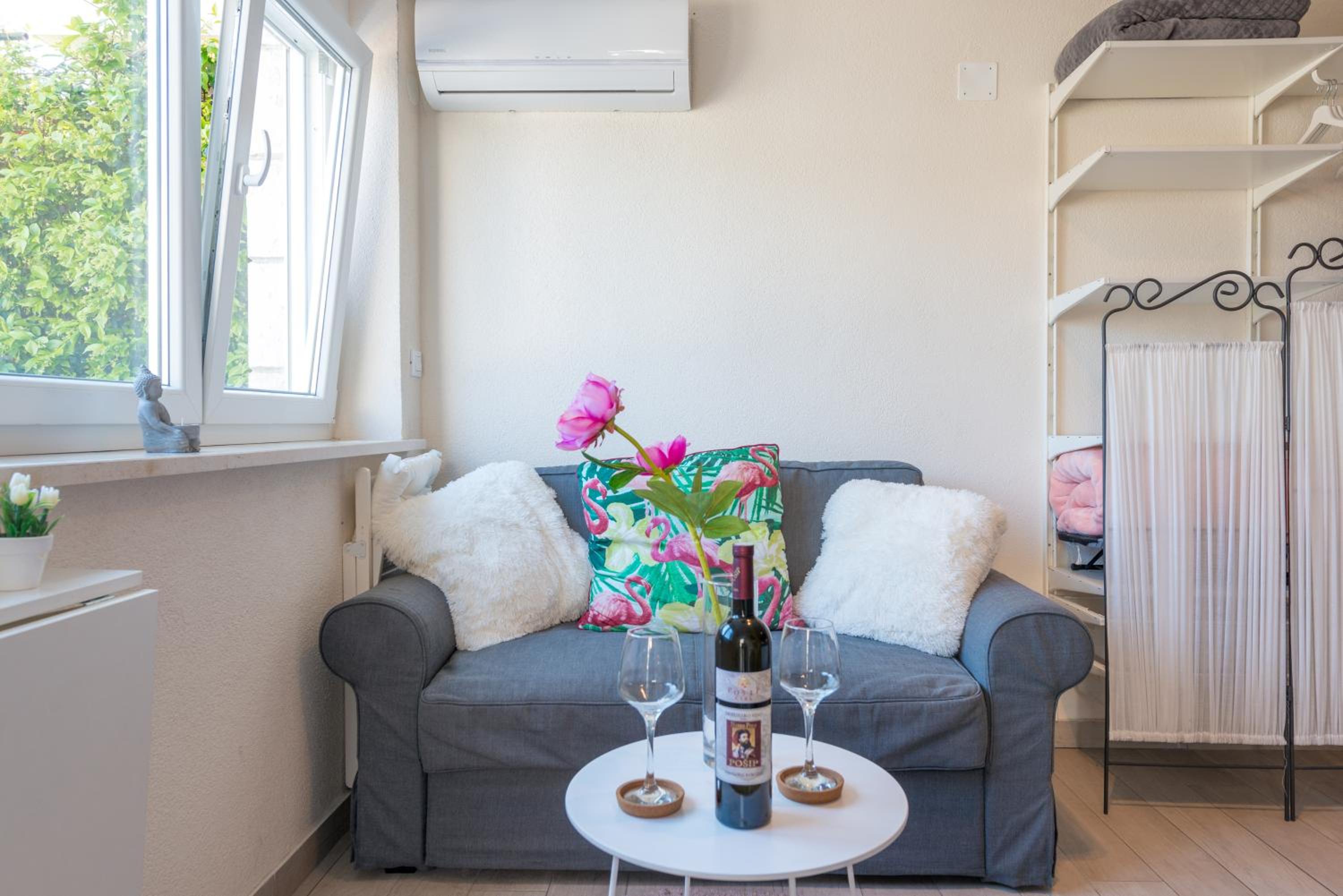 Brand New Studio With Terrace & Parking