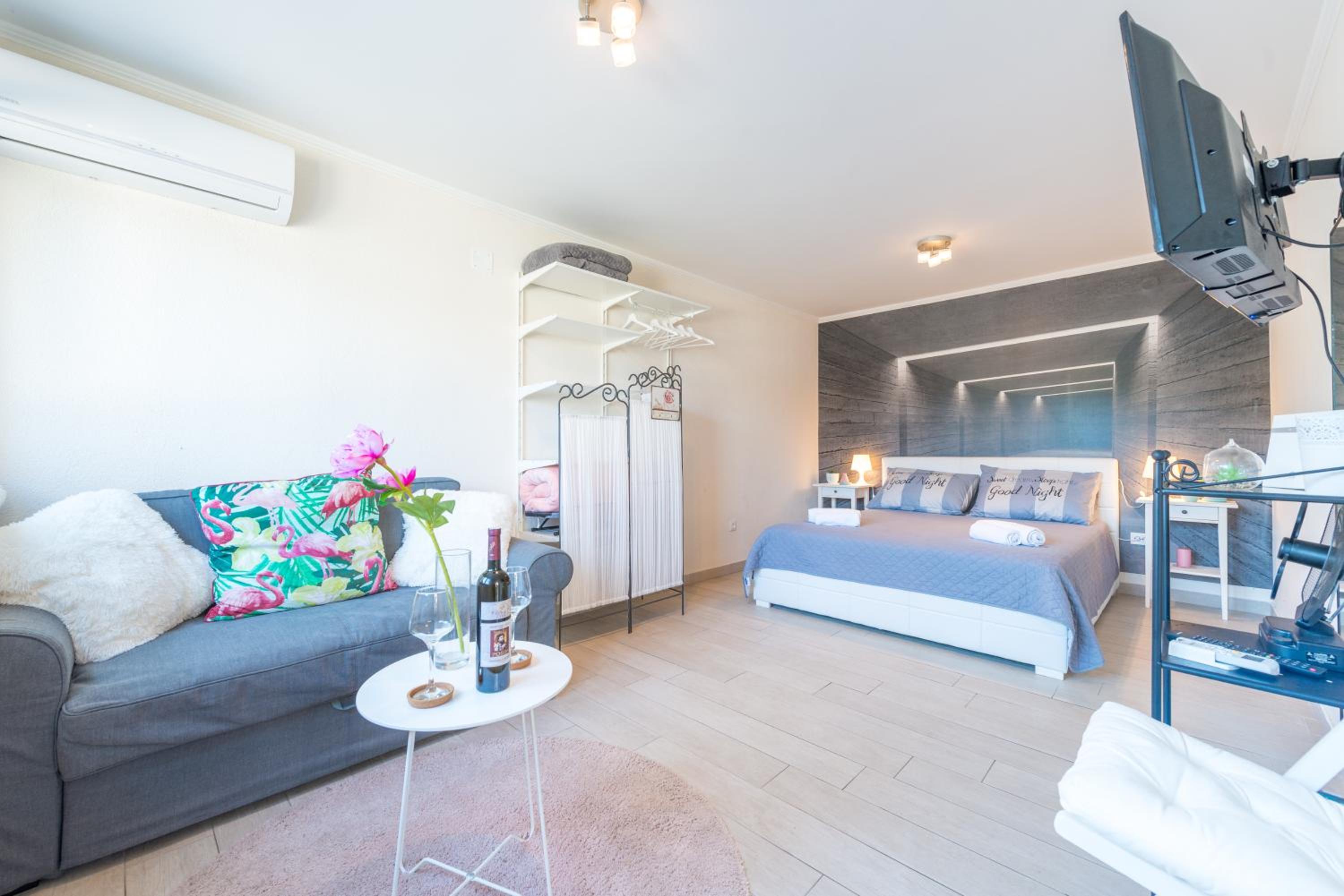 Brand New Studio With Terrace & Parking