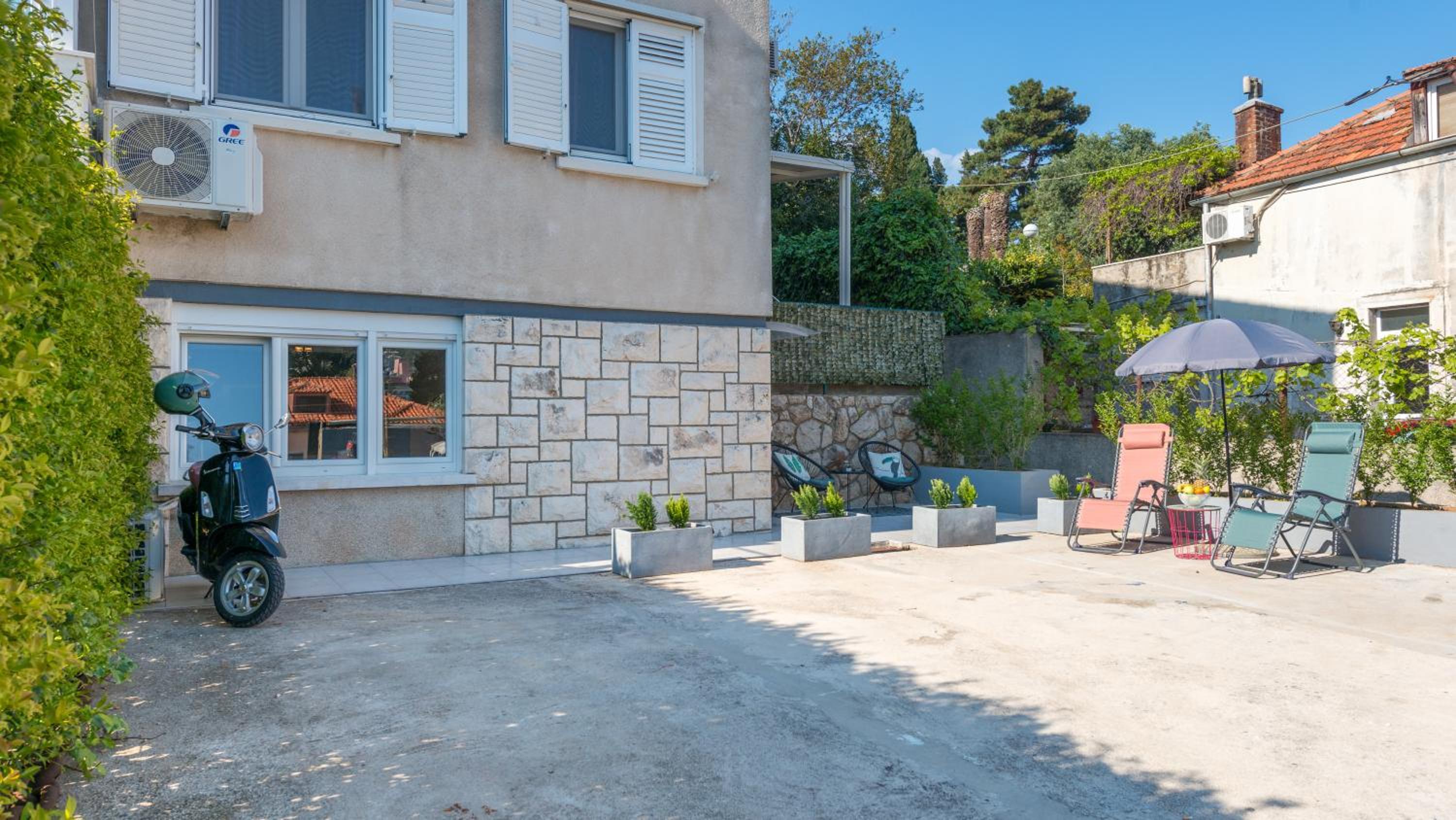 Brand New Studio With Terrace & Parking