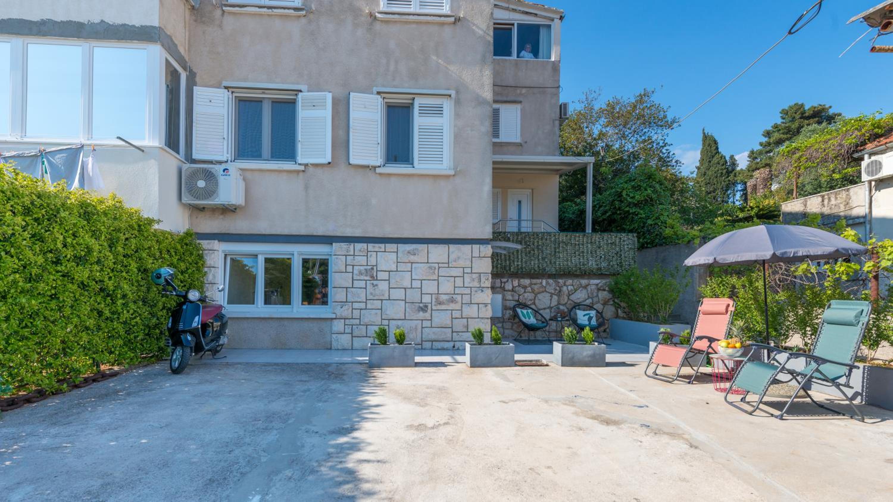 Brand New Studio With Terrace & Parking