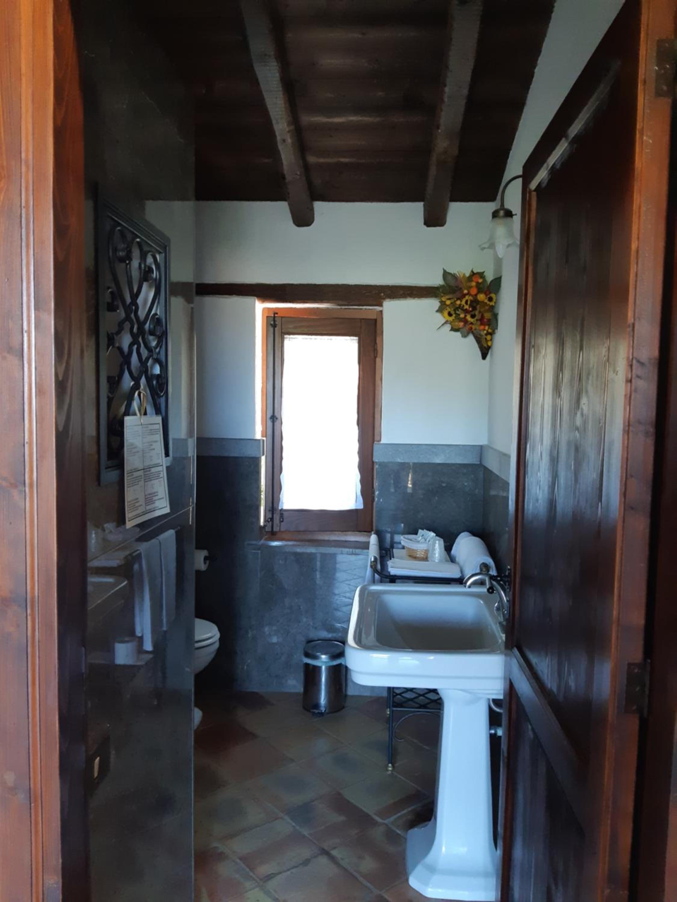 Crapa Licca view 3