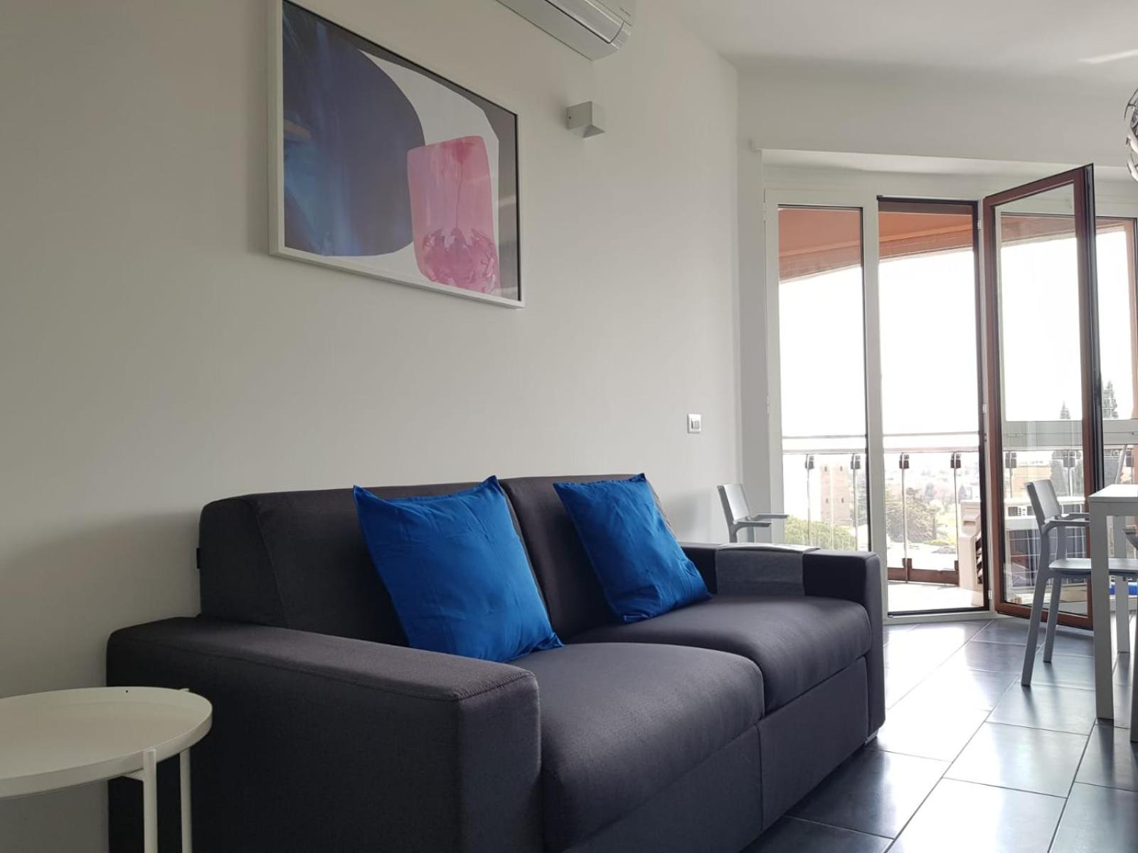 Nomentana White Apartments