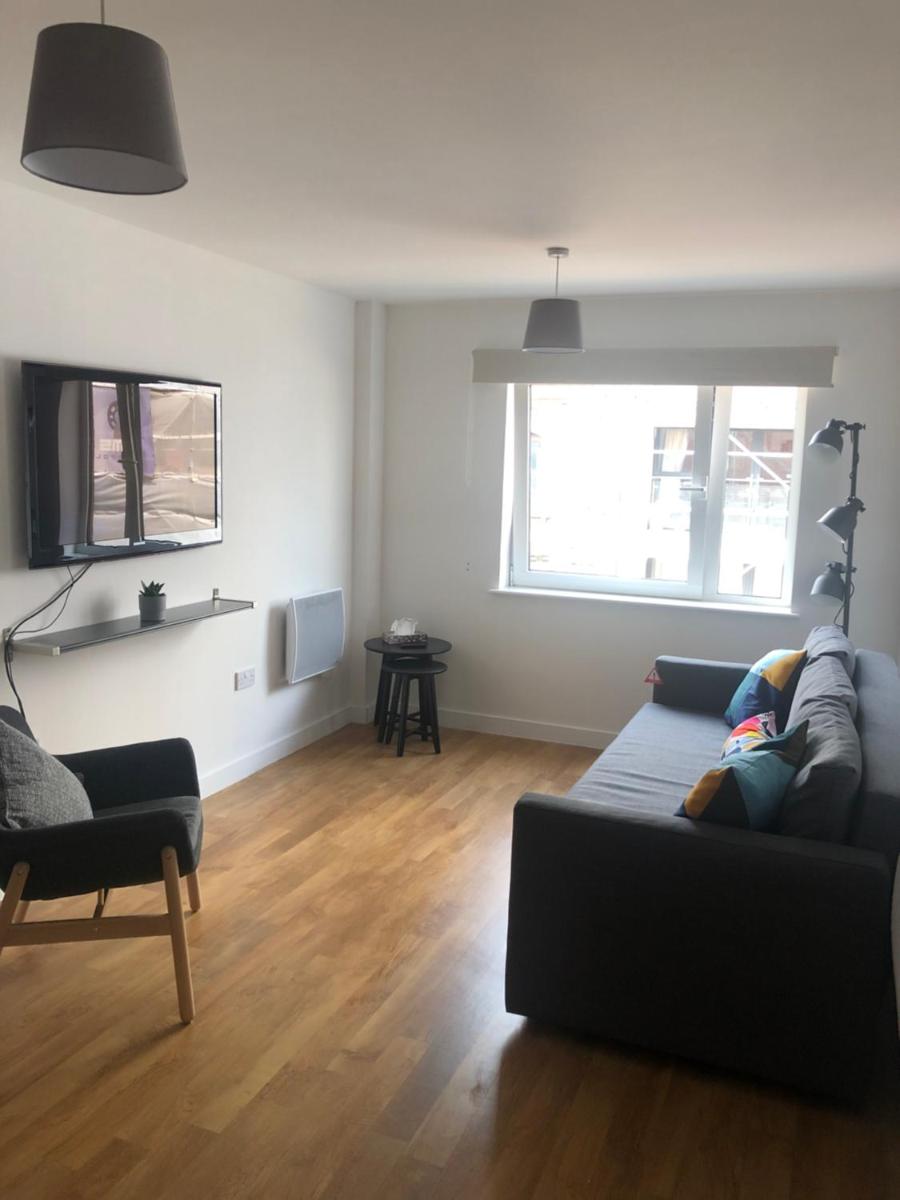 Quayside Apartment in Cardiff Bay view 2