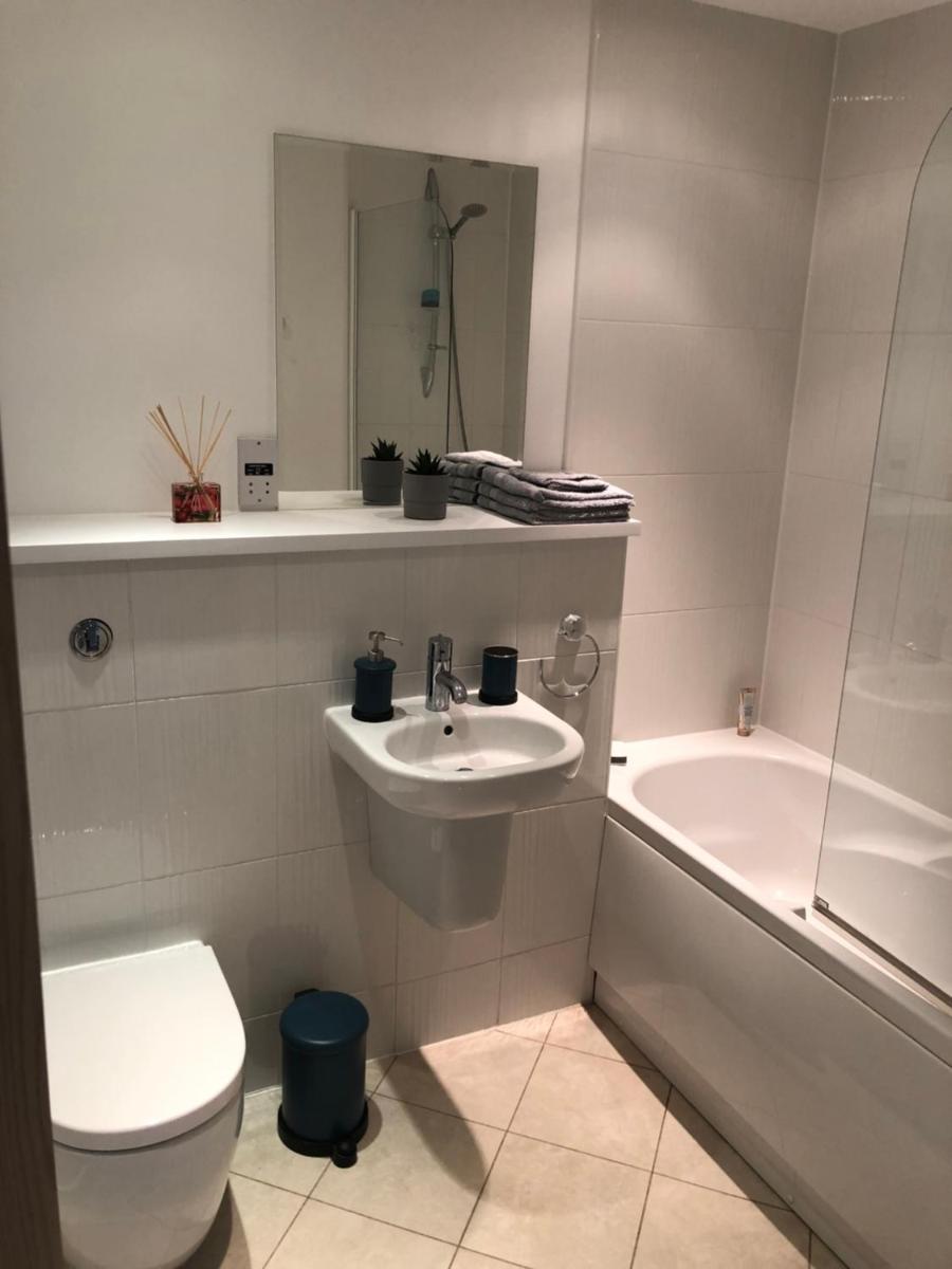Quayside Apartment in Cardiff Bay view 5