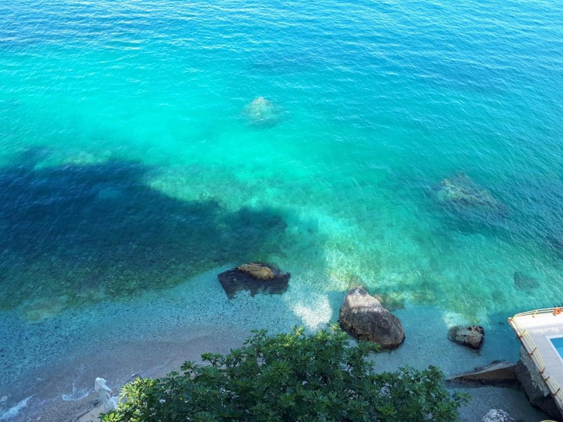 Deni Sea View Apartment