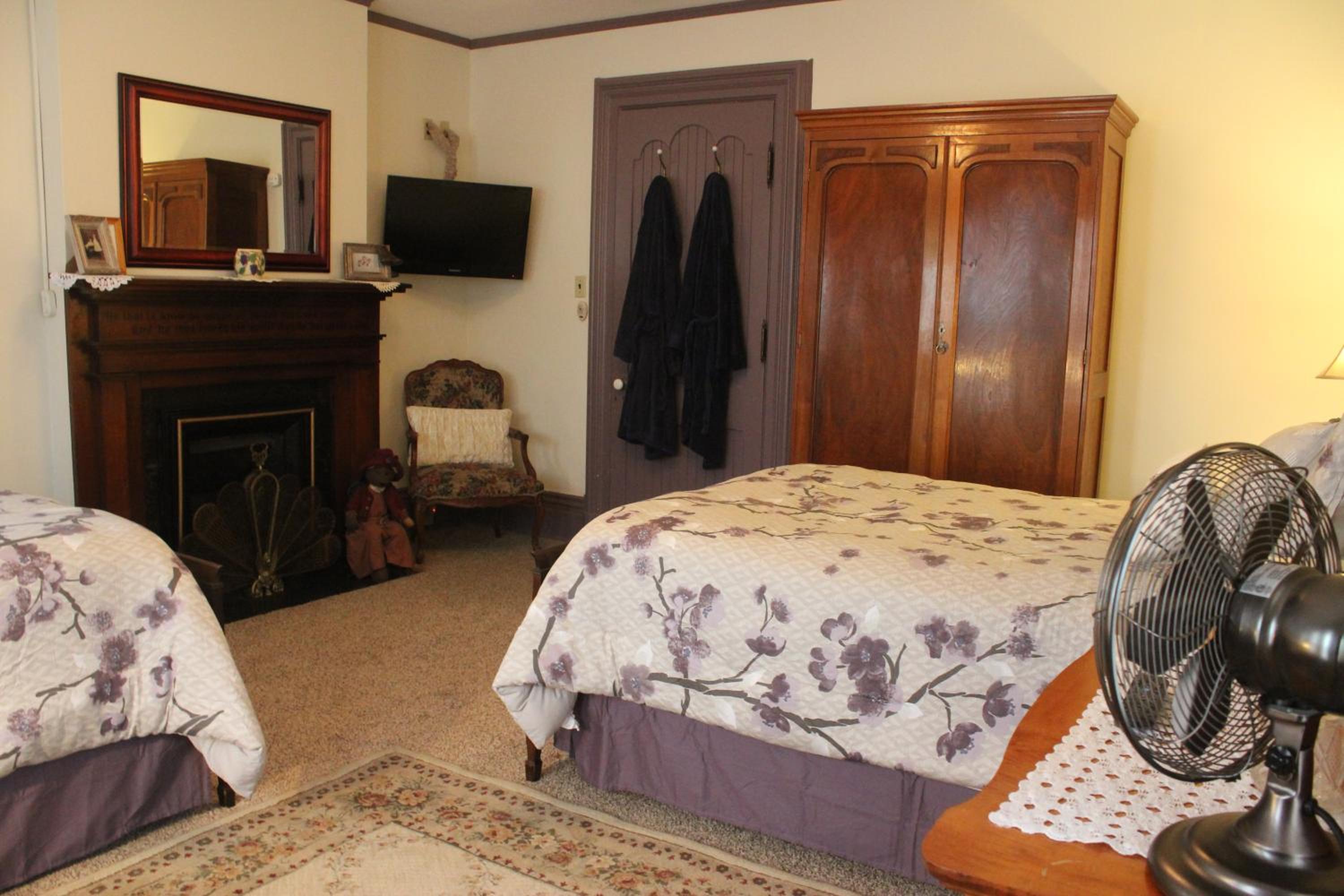 Spencer House Bed & Breakfast view 3