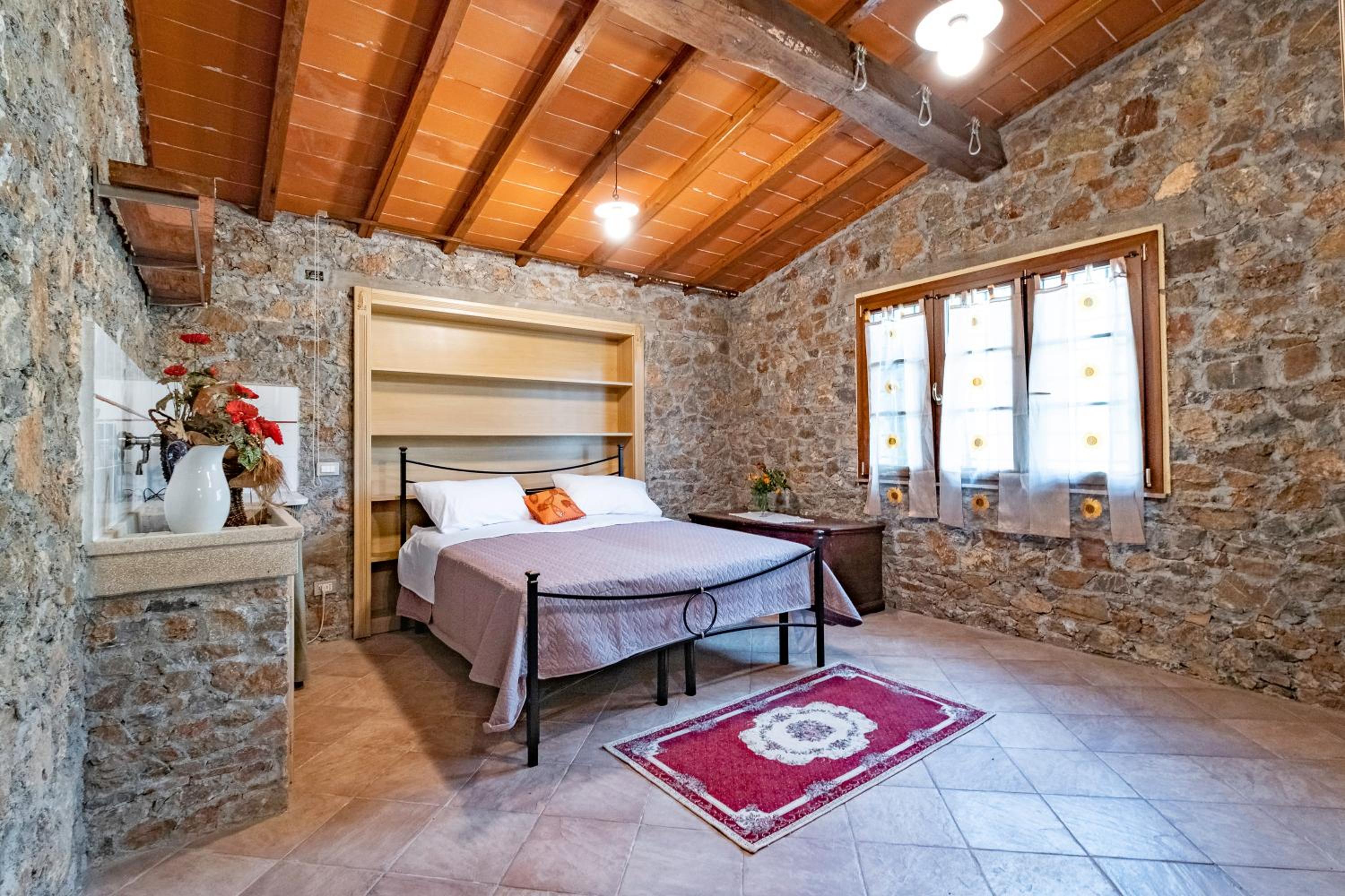 Fattoria Ceragioli view 4