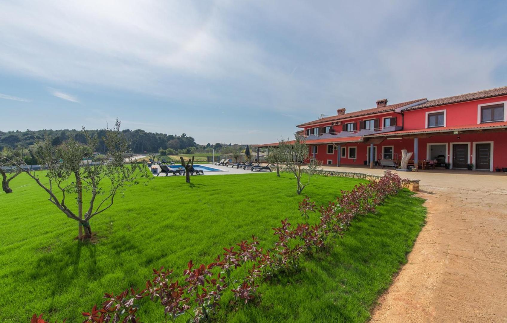 Sea View apartments with shared Pool view 5