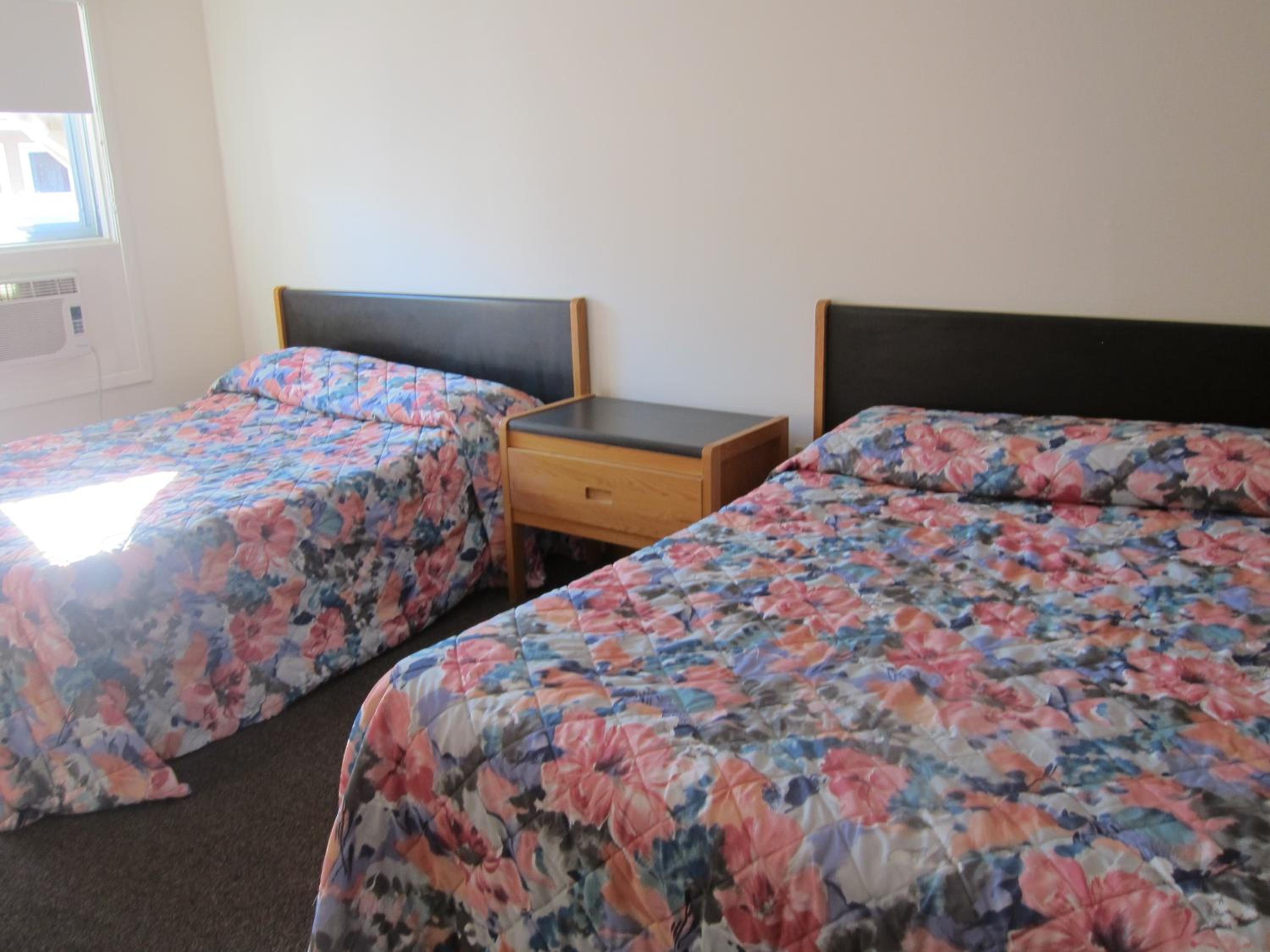 Summerside Vacations - Shine Motel - Property Image 2