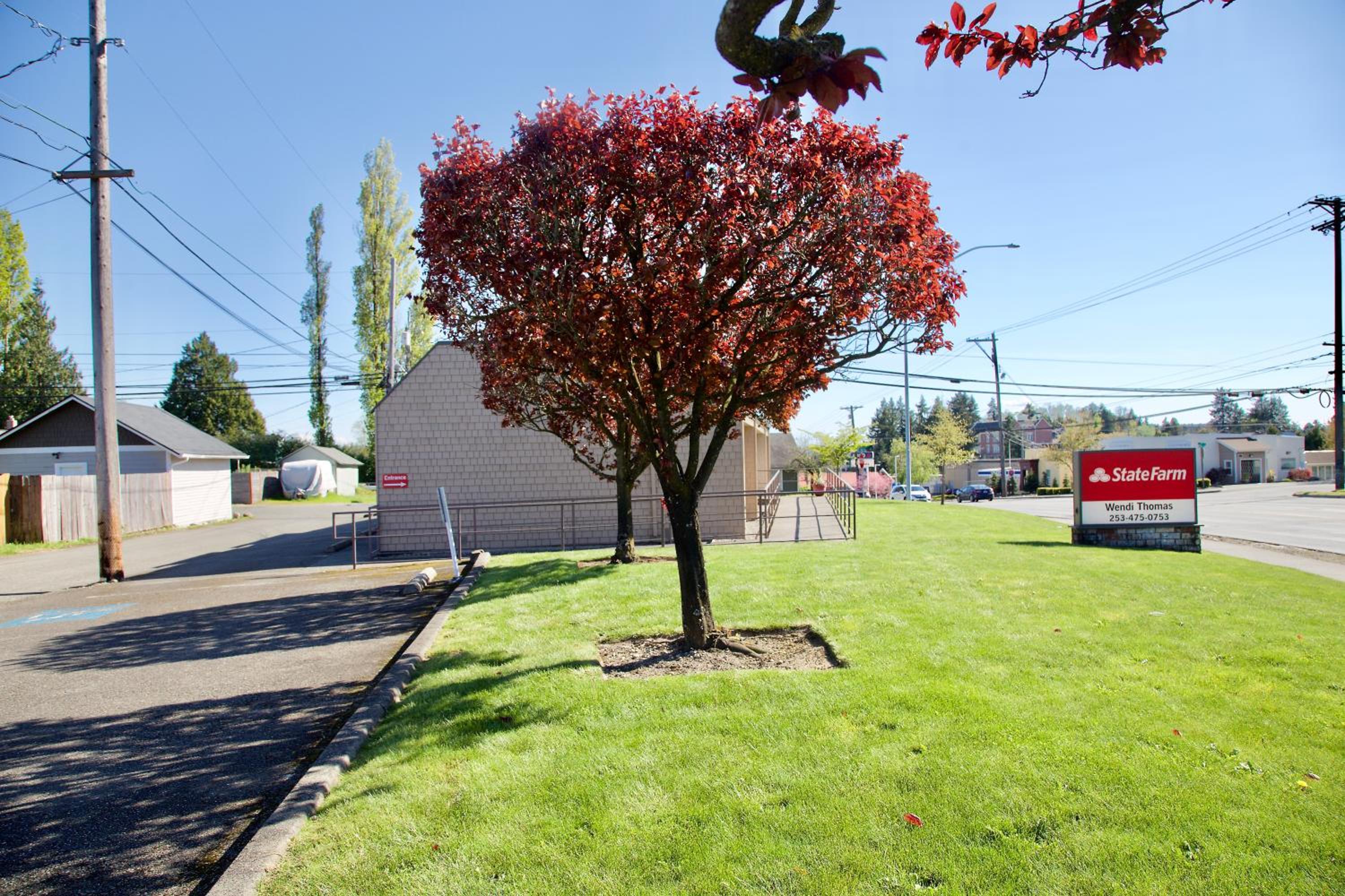 Seattle Vacations - Cozy Home Conveniently Located with King Bed - Property Image 2