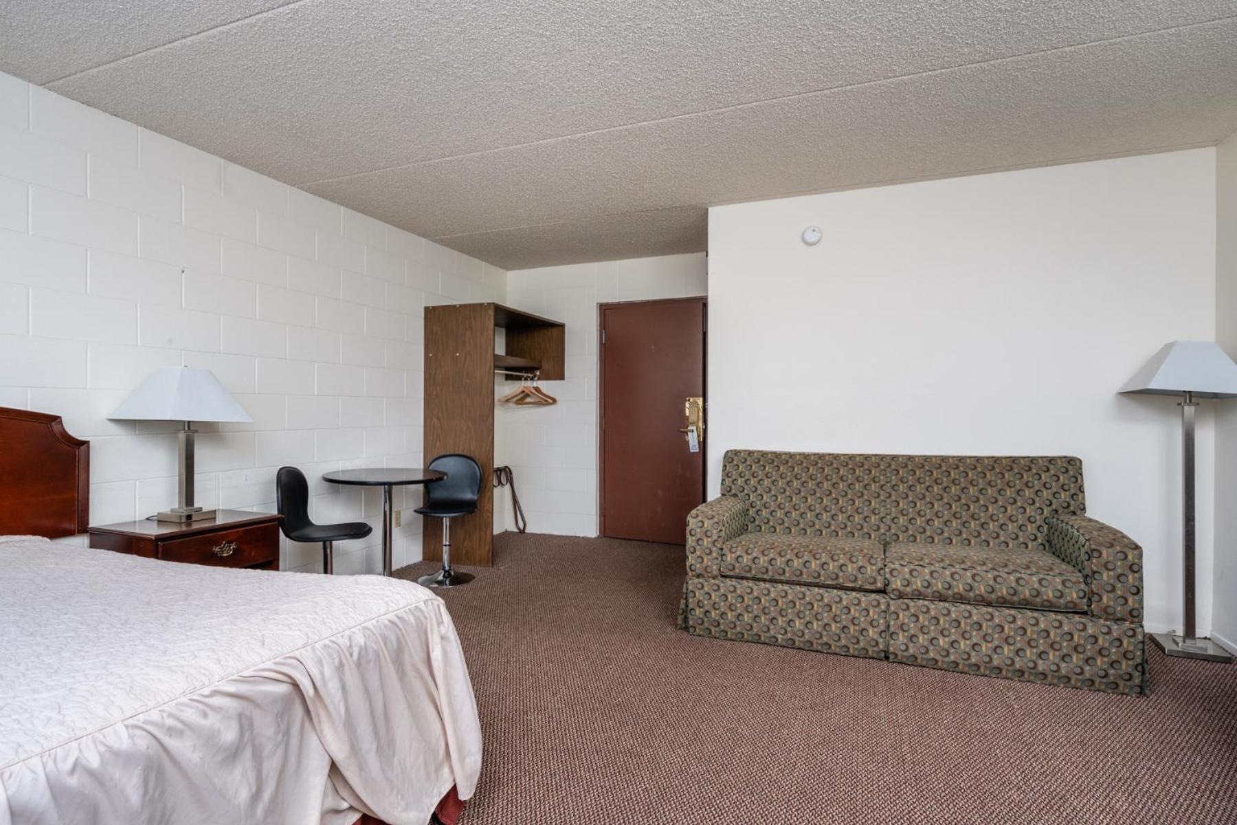 M&M Motel