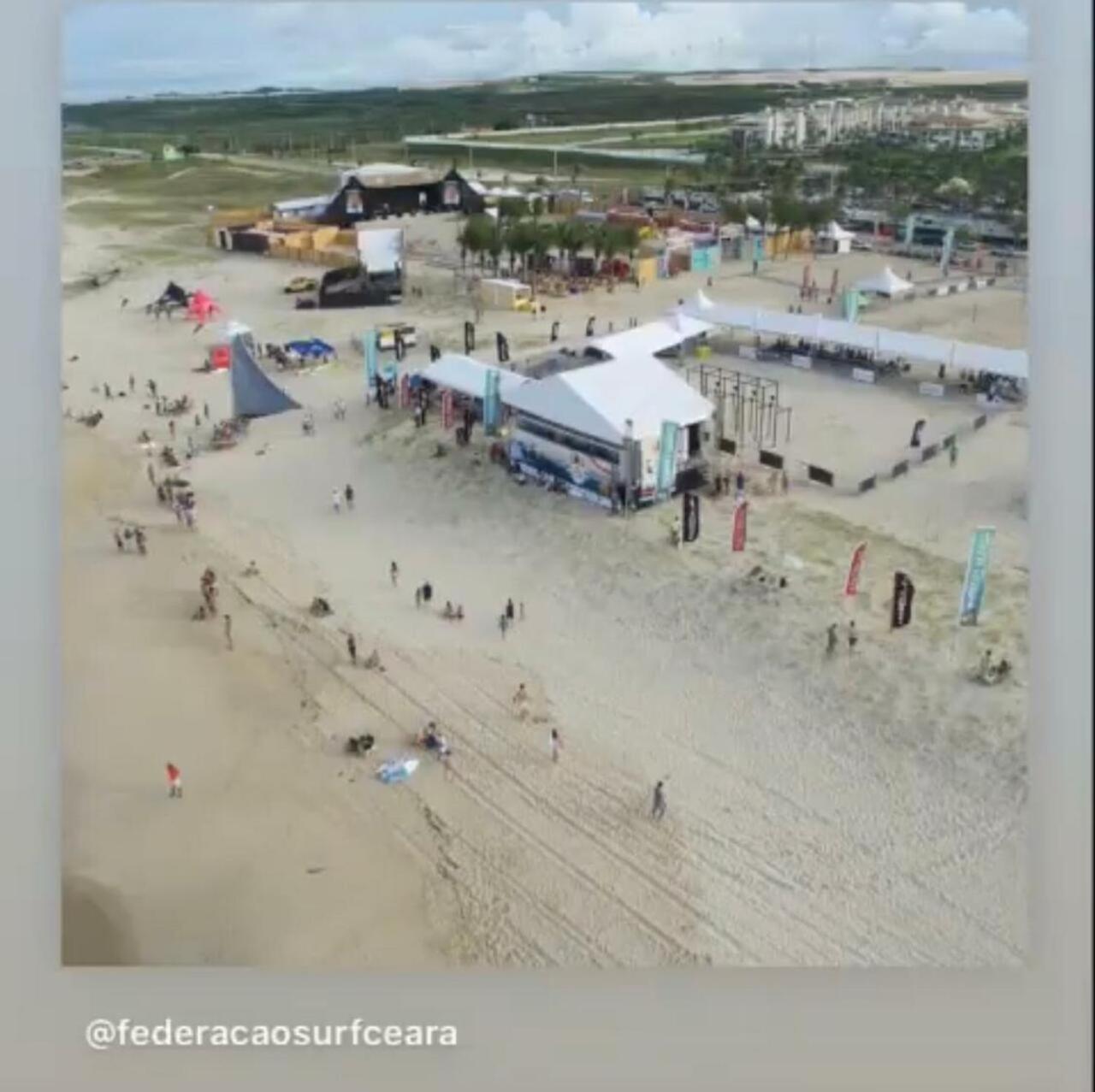 Mansão Triplex 10 Suítes a 150 metros do Mar e Beach Park