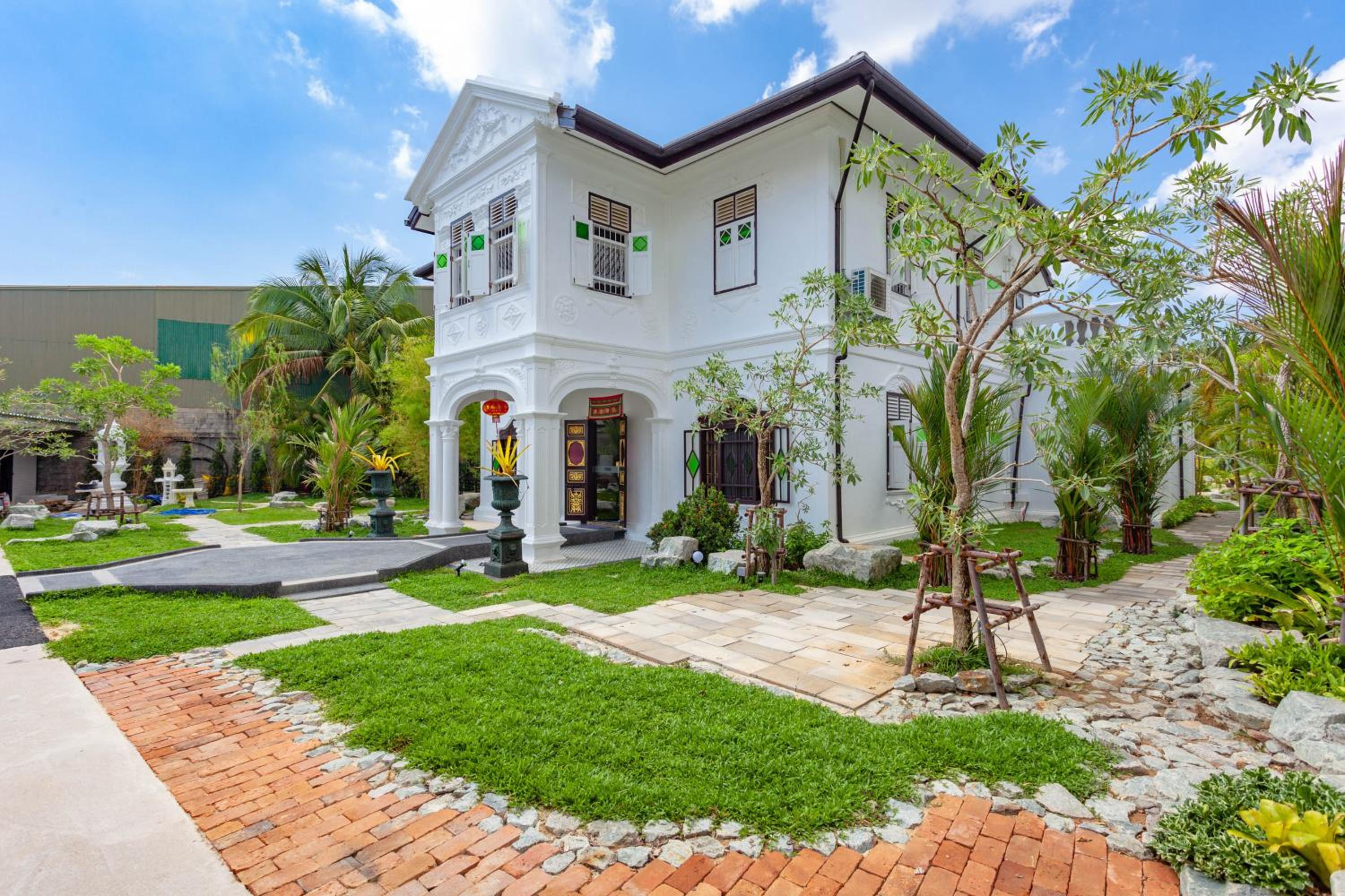 Sound Gallery House Phuket Town