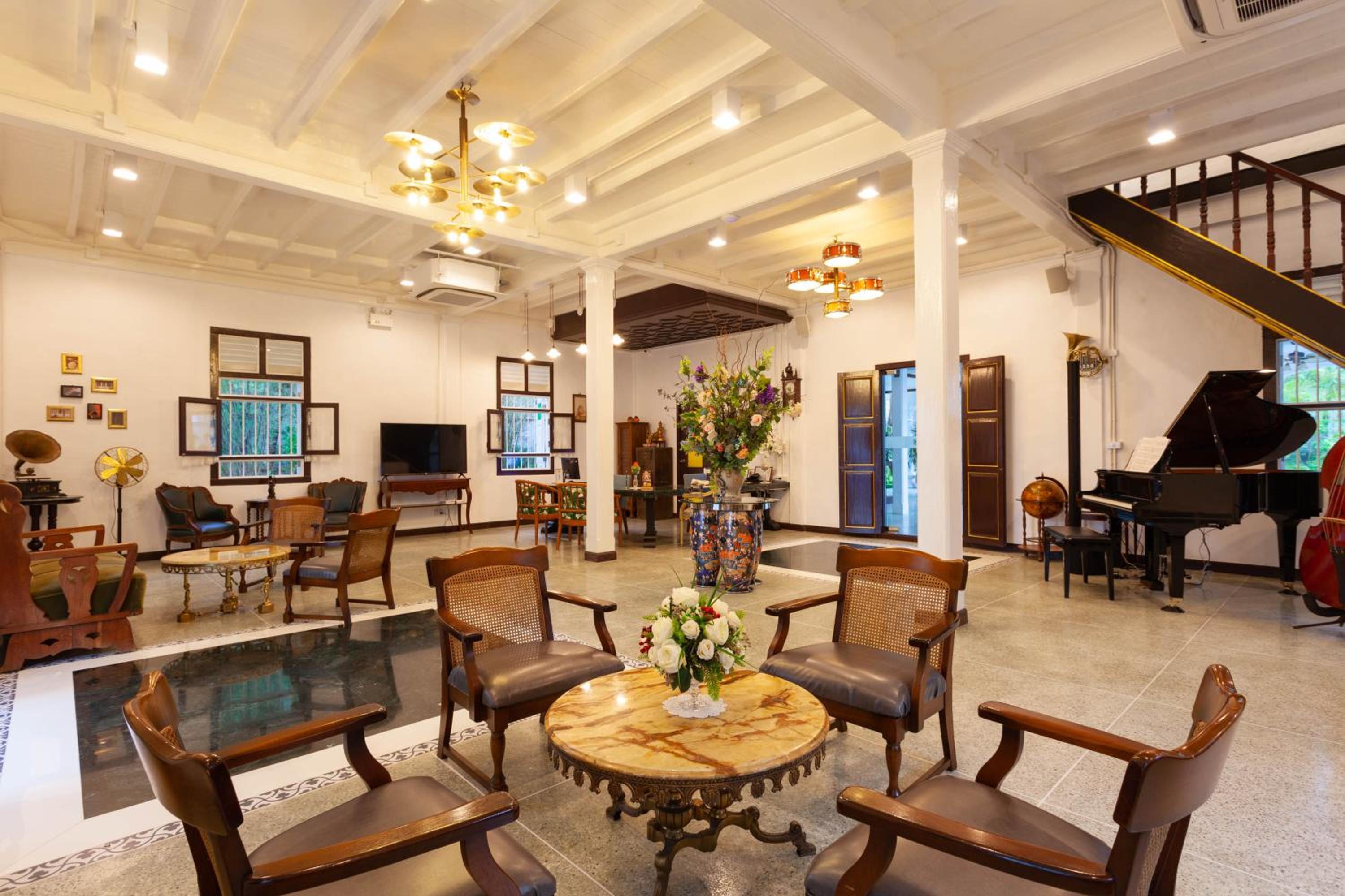 Sound Gallery House Phuket Town