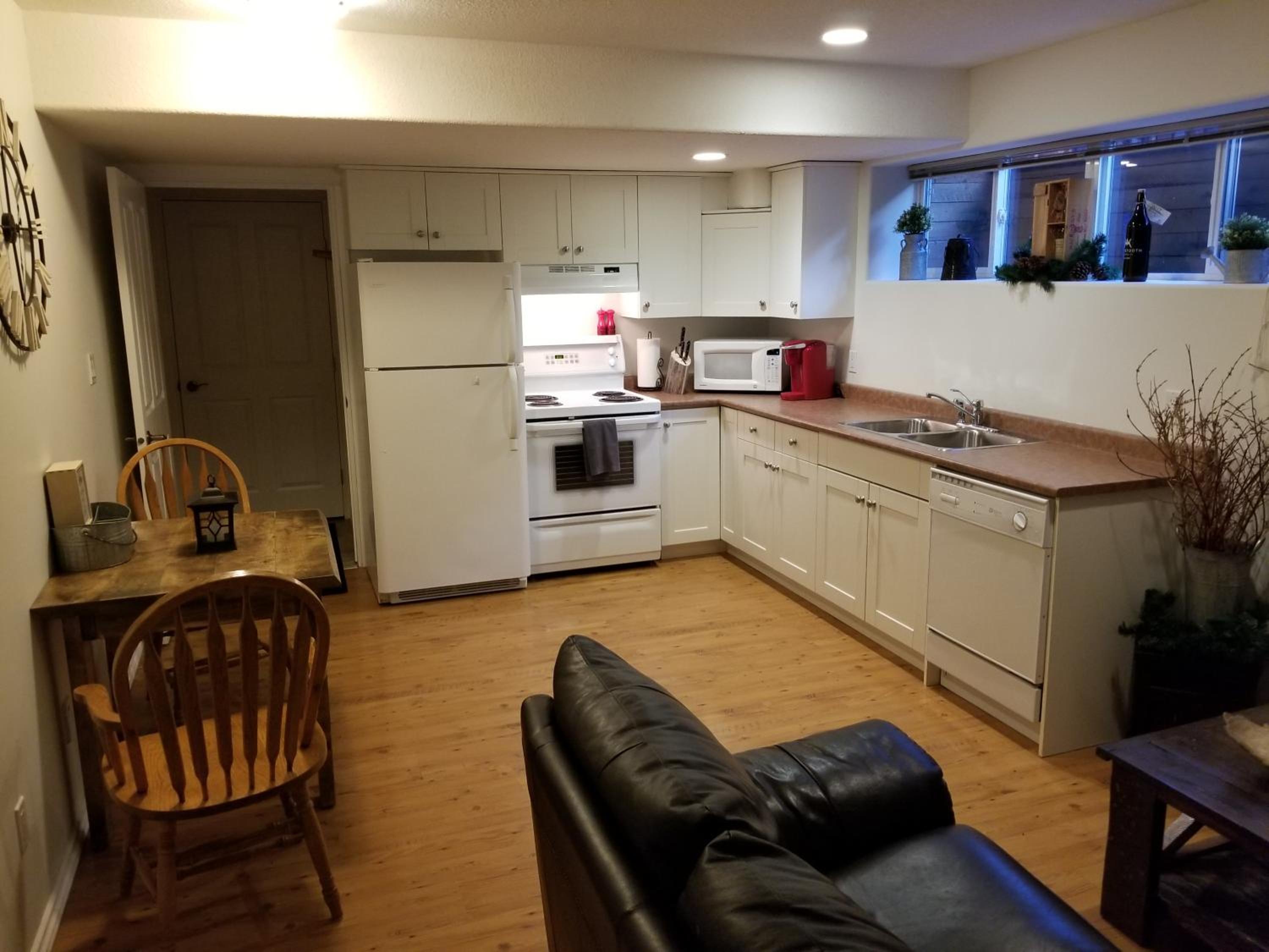 Roche Bonhomme Rustic Suite view 4