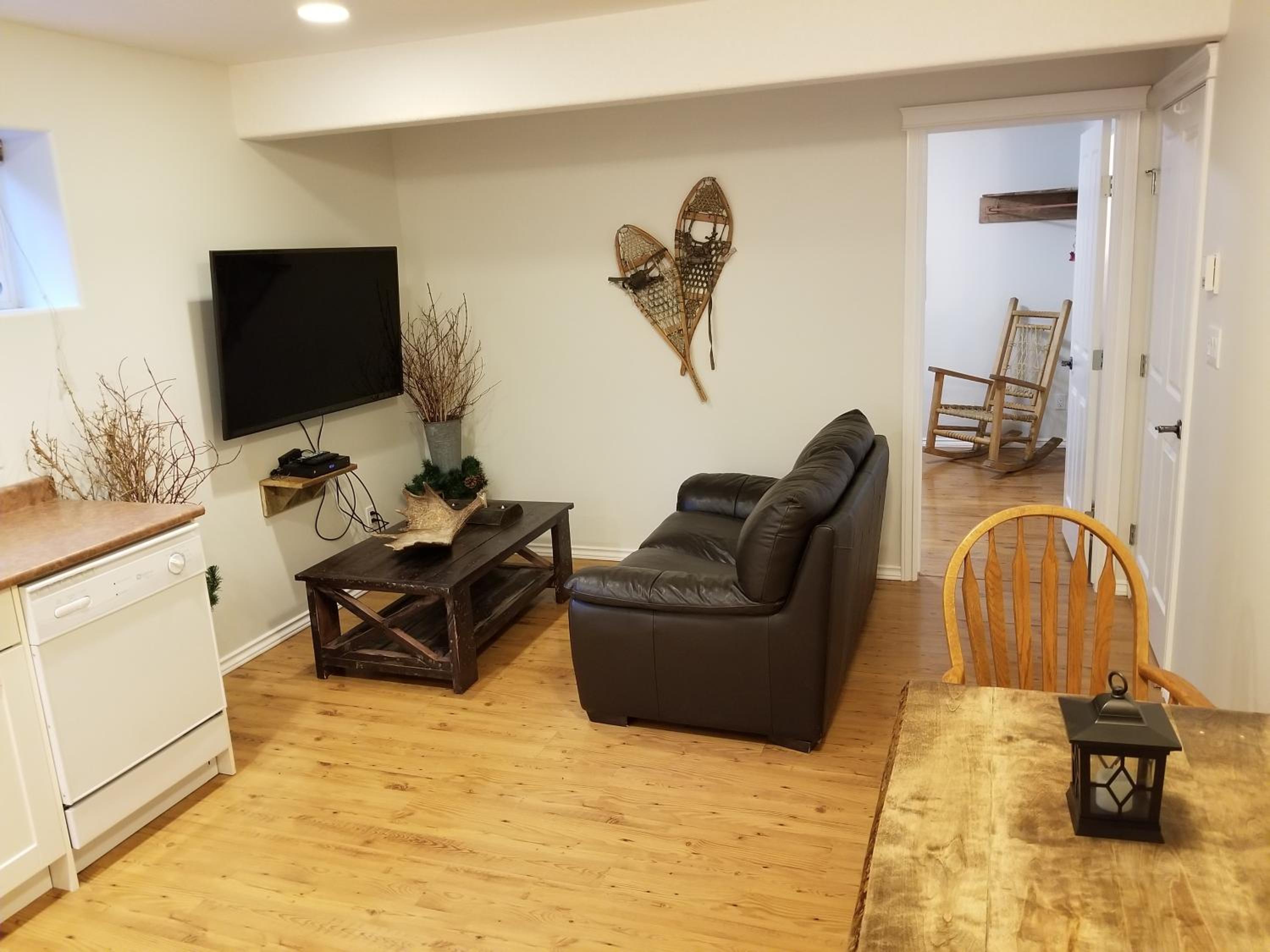 Roche Bonhomme Rustic Suite view 3