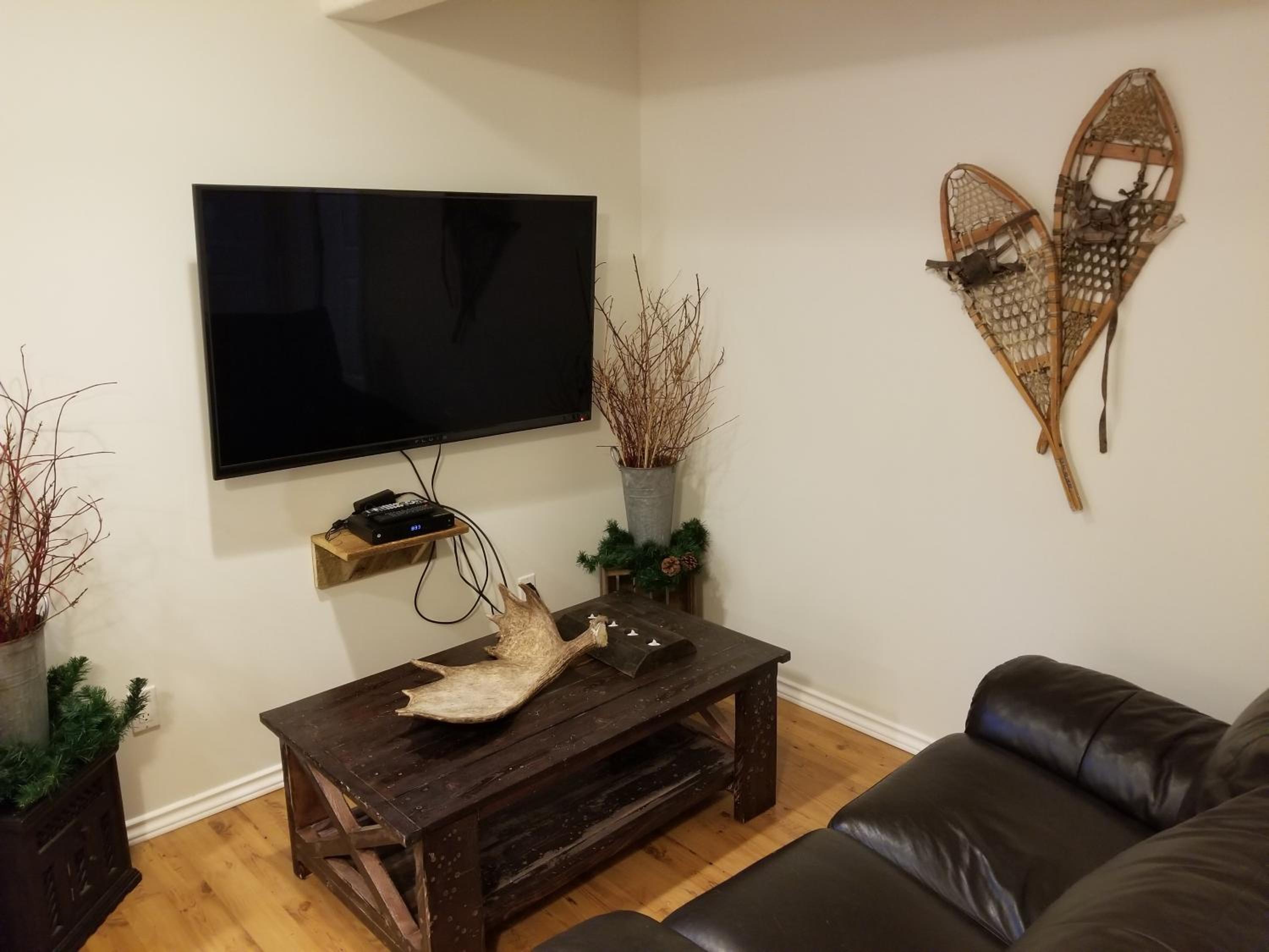 Roche Bonhomme Rustic Suite view 2