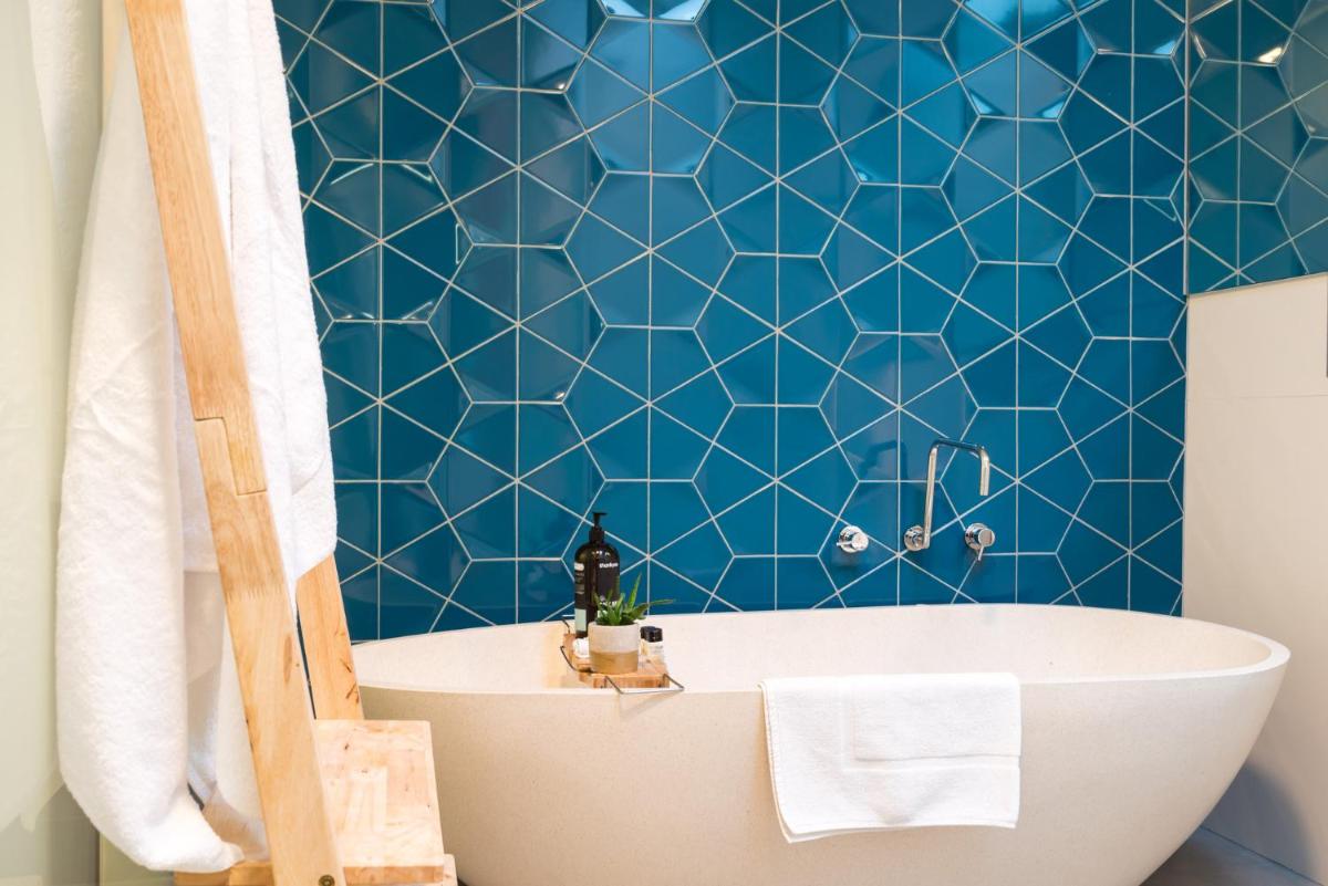 Aquabelle Apartments