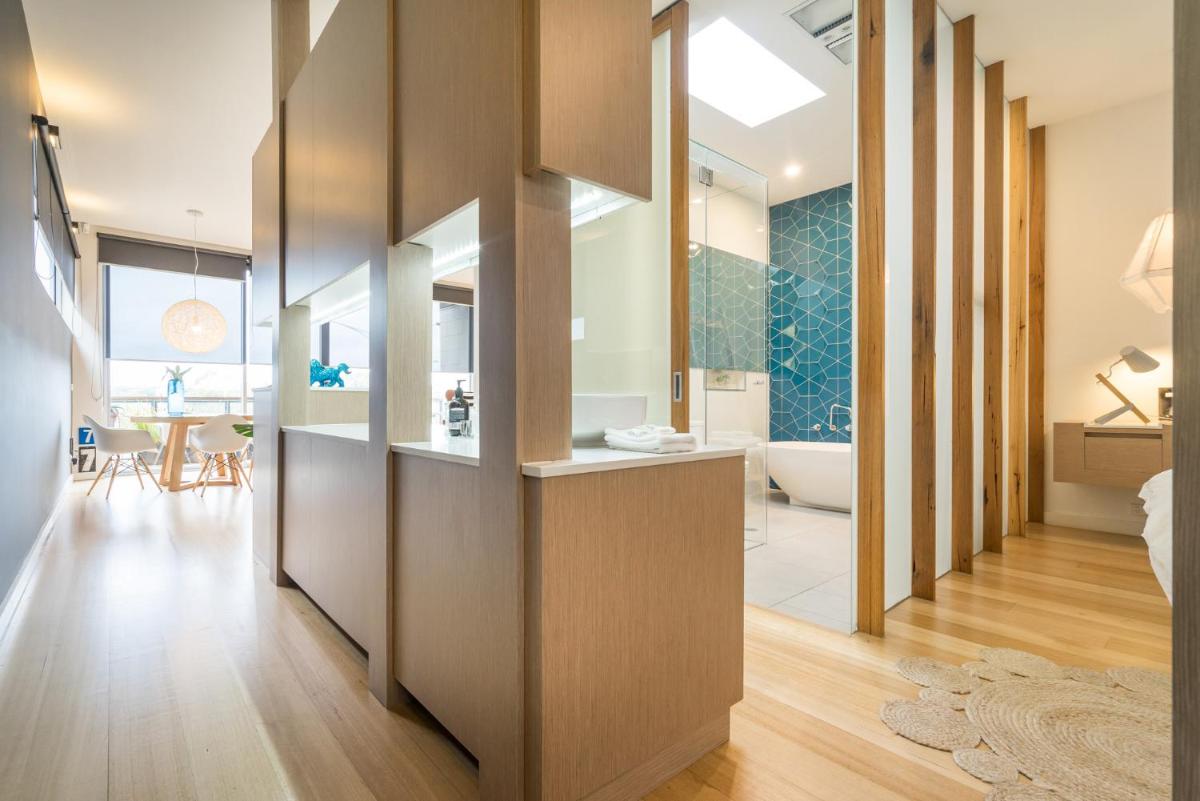 Aquabelle Apartments