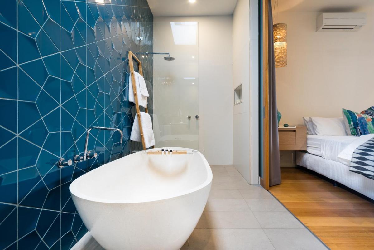Aquabelle Apartments
