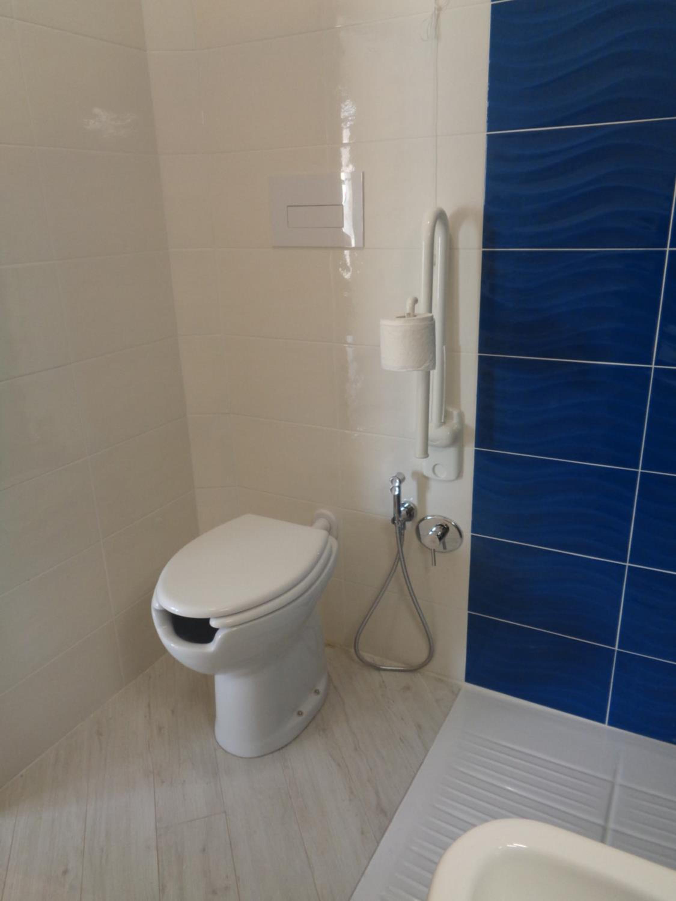 Eryx Apartments