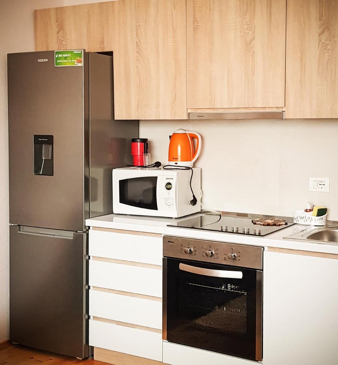 All Seasons Apartments - Free Parking & City Center
