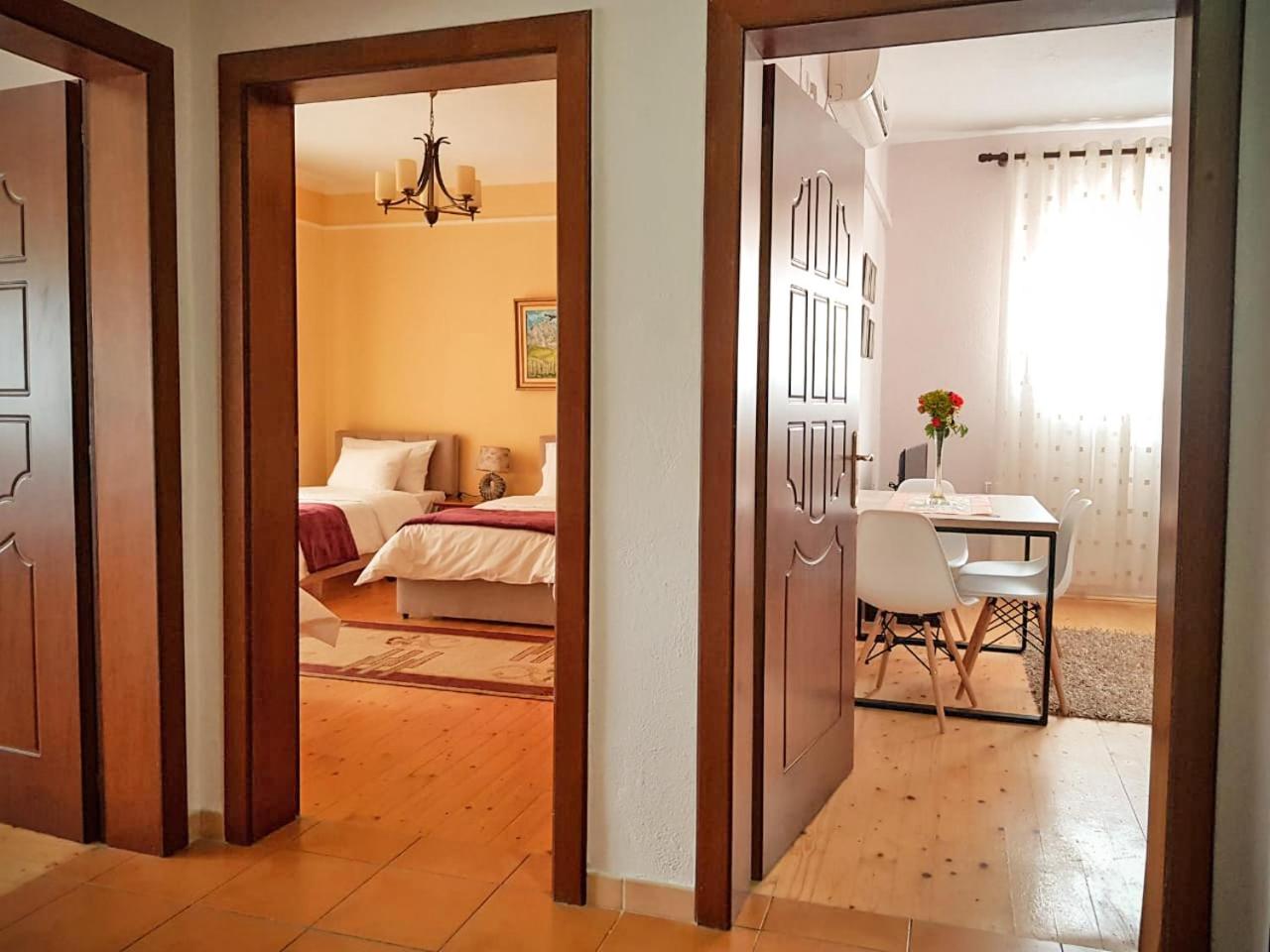 All Seasons Apartments - Free Parking & City Center