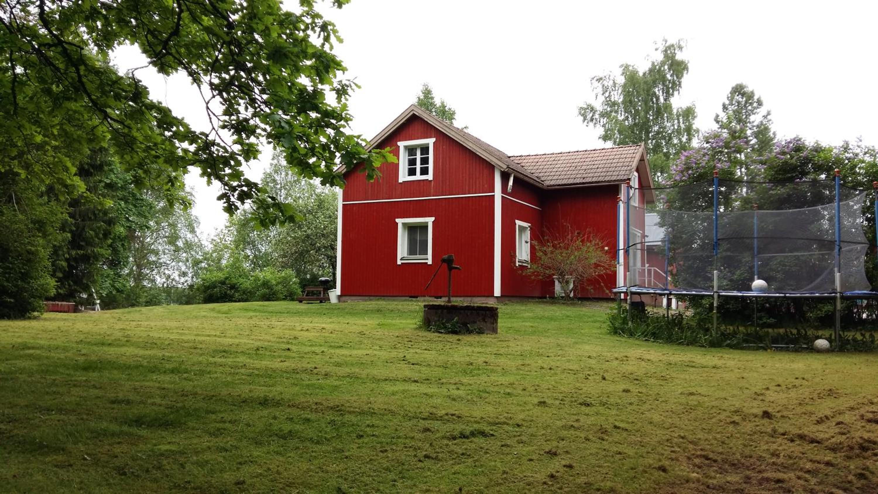 Punavilla Cottage view 3