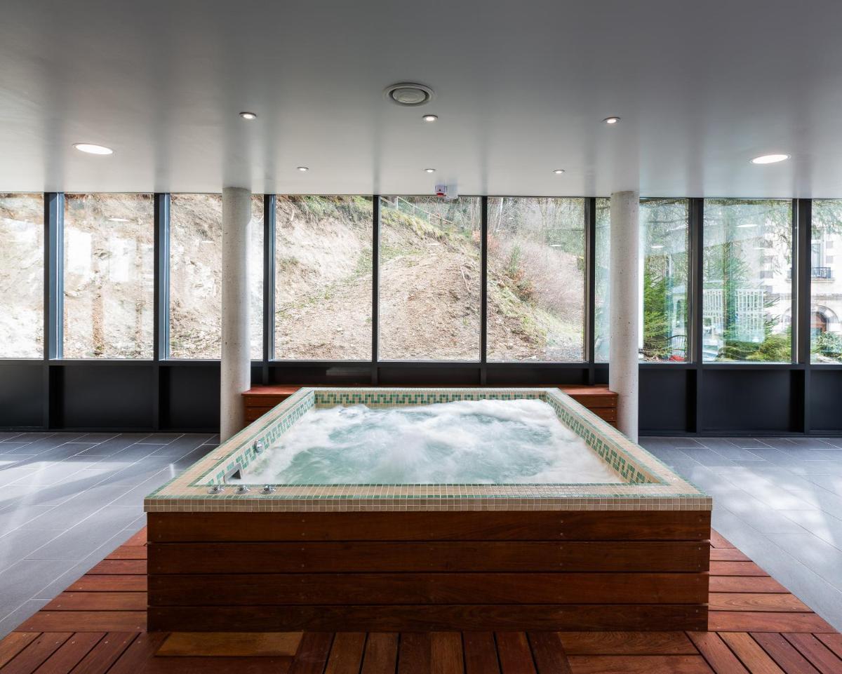 Jacuzzi